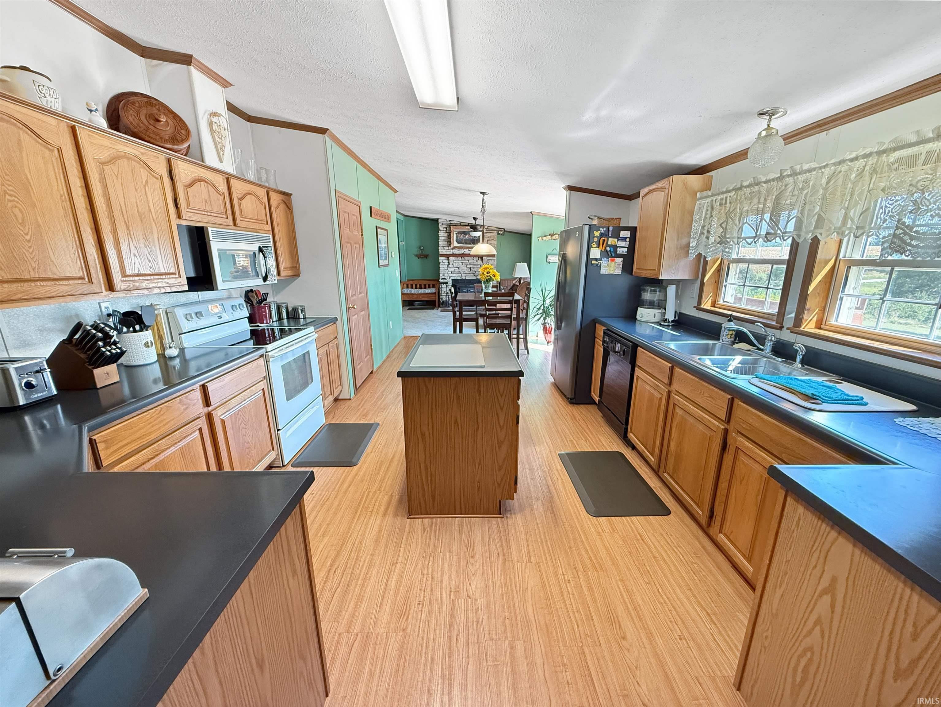 Homes for sale in Loogootee, IN | 1320 Webb Rd, Loogootee, IN 47553 | MLS# 202538124