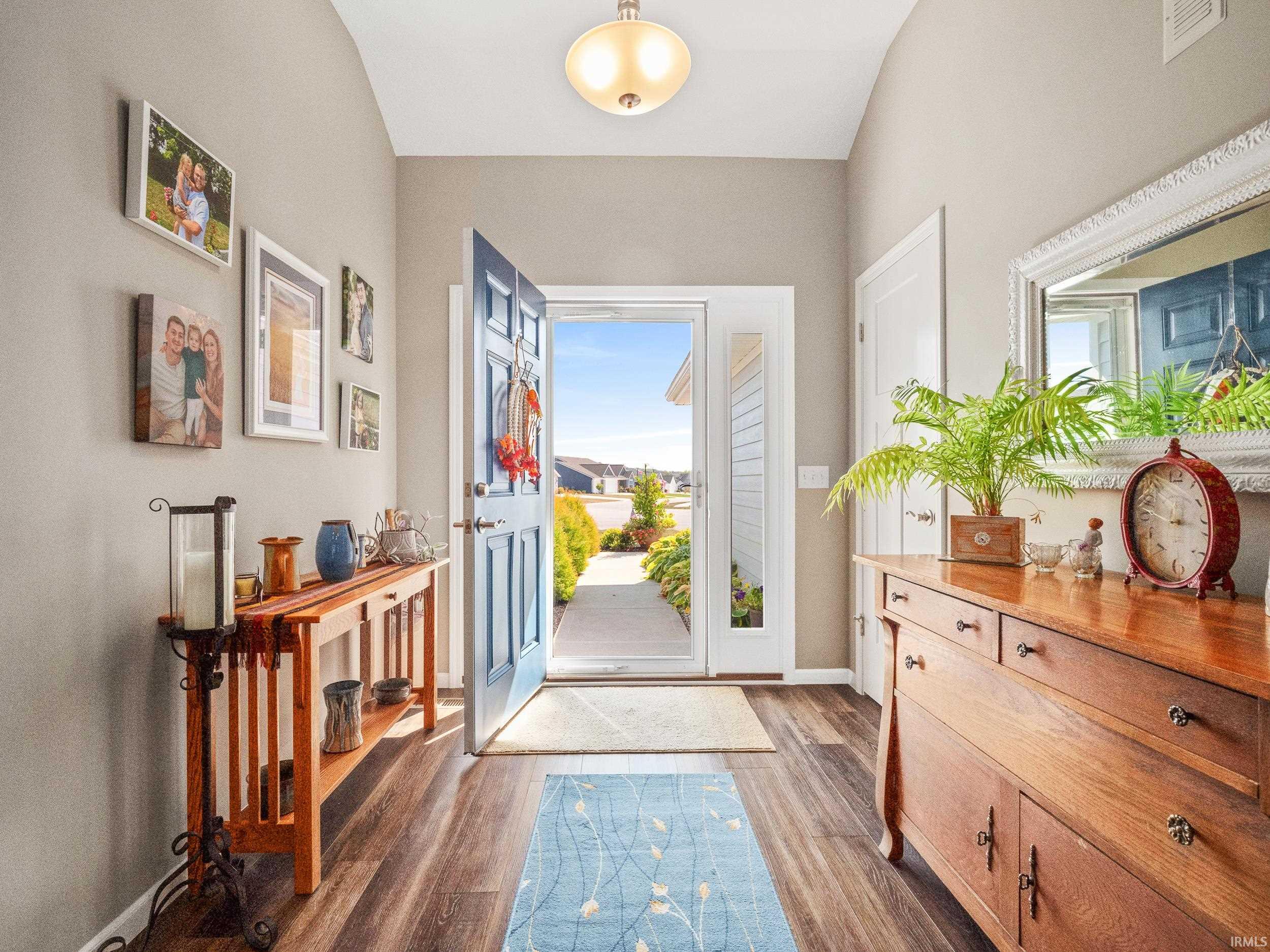 Homes for sale in Roanoke, IN | 10801 Fenton Cvs, Roanoke, IN 46783 | MLS# 202538156