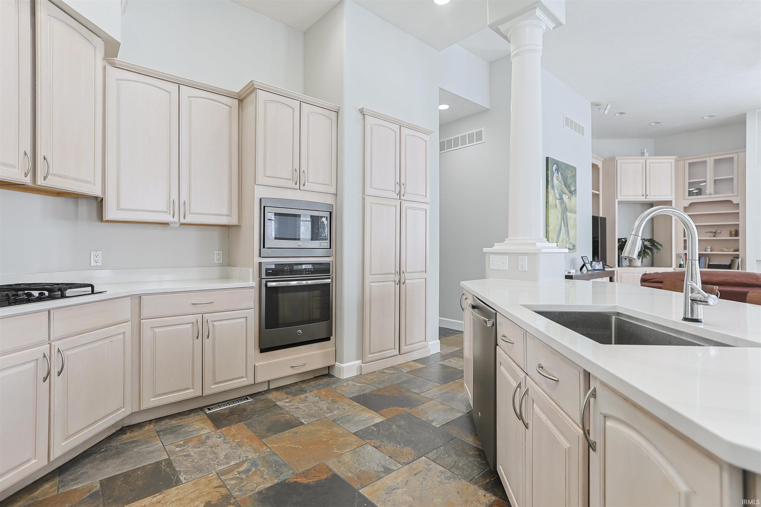 Photo 8 of 3607 Oak Ridge Drive