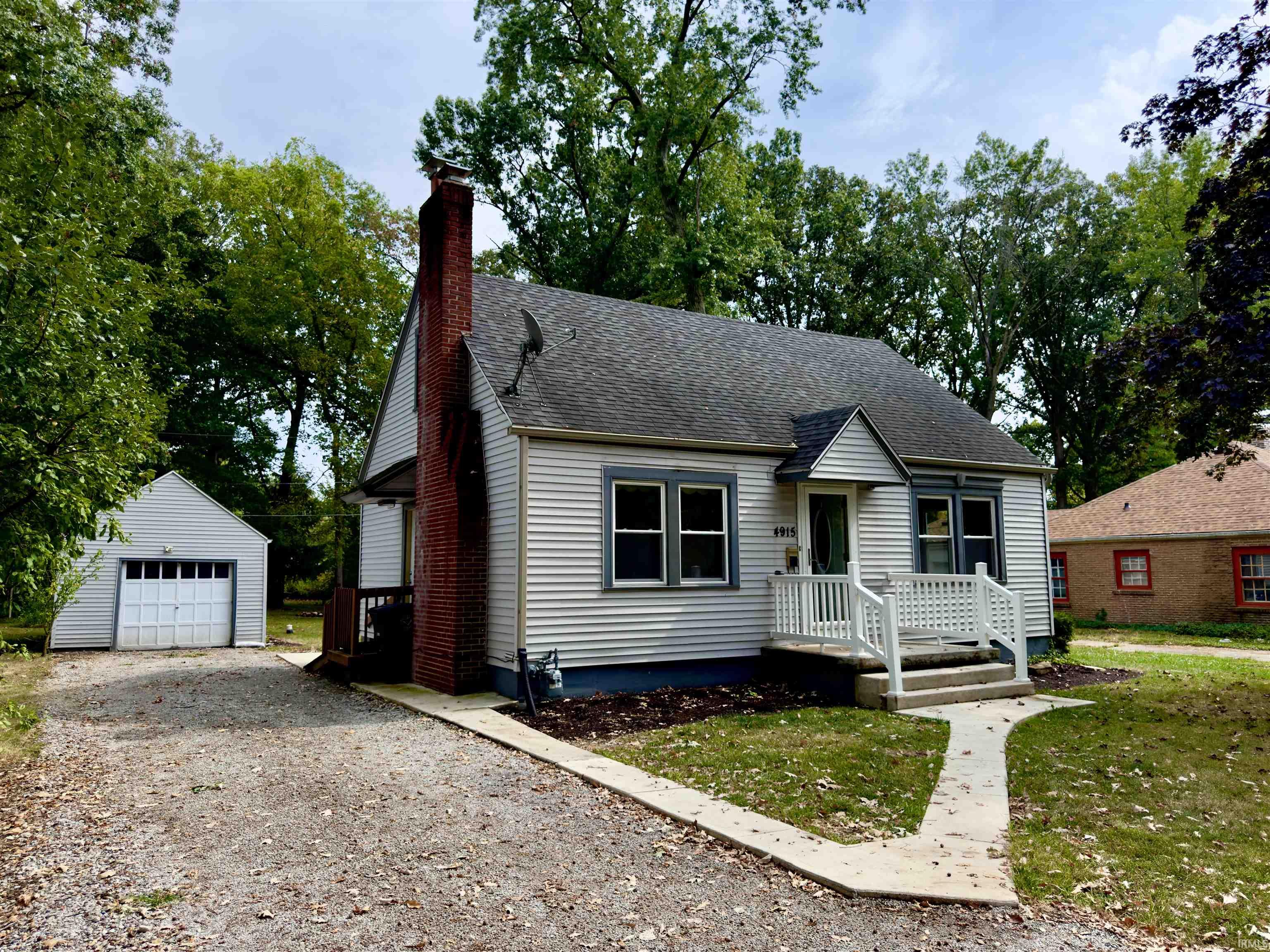 Photo 2 of 4915 Plaza Drive