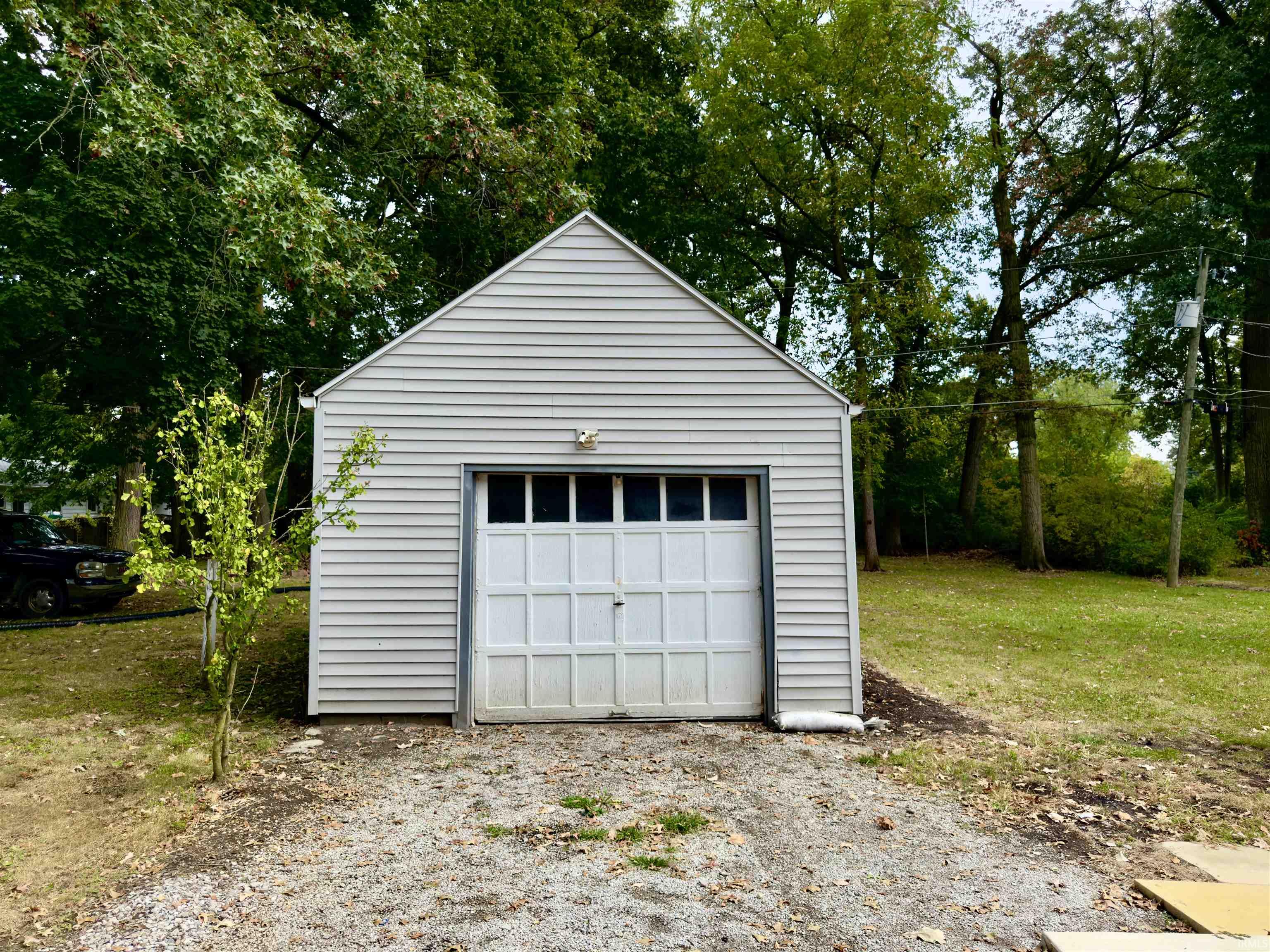 Photo 21 of 4915 Plaza Drive