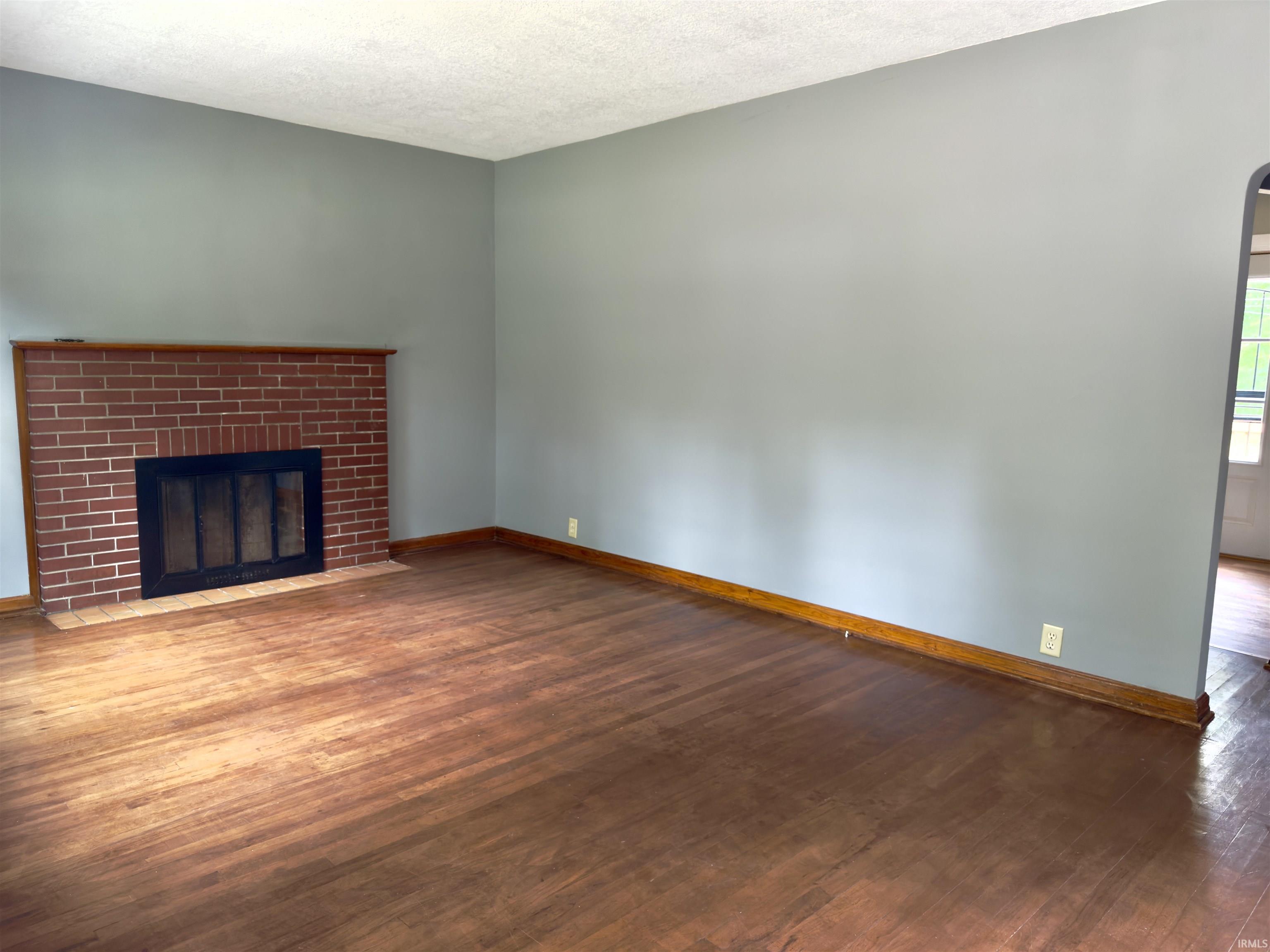 Photo 4 of 4915 Plaza Drive