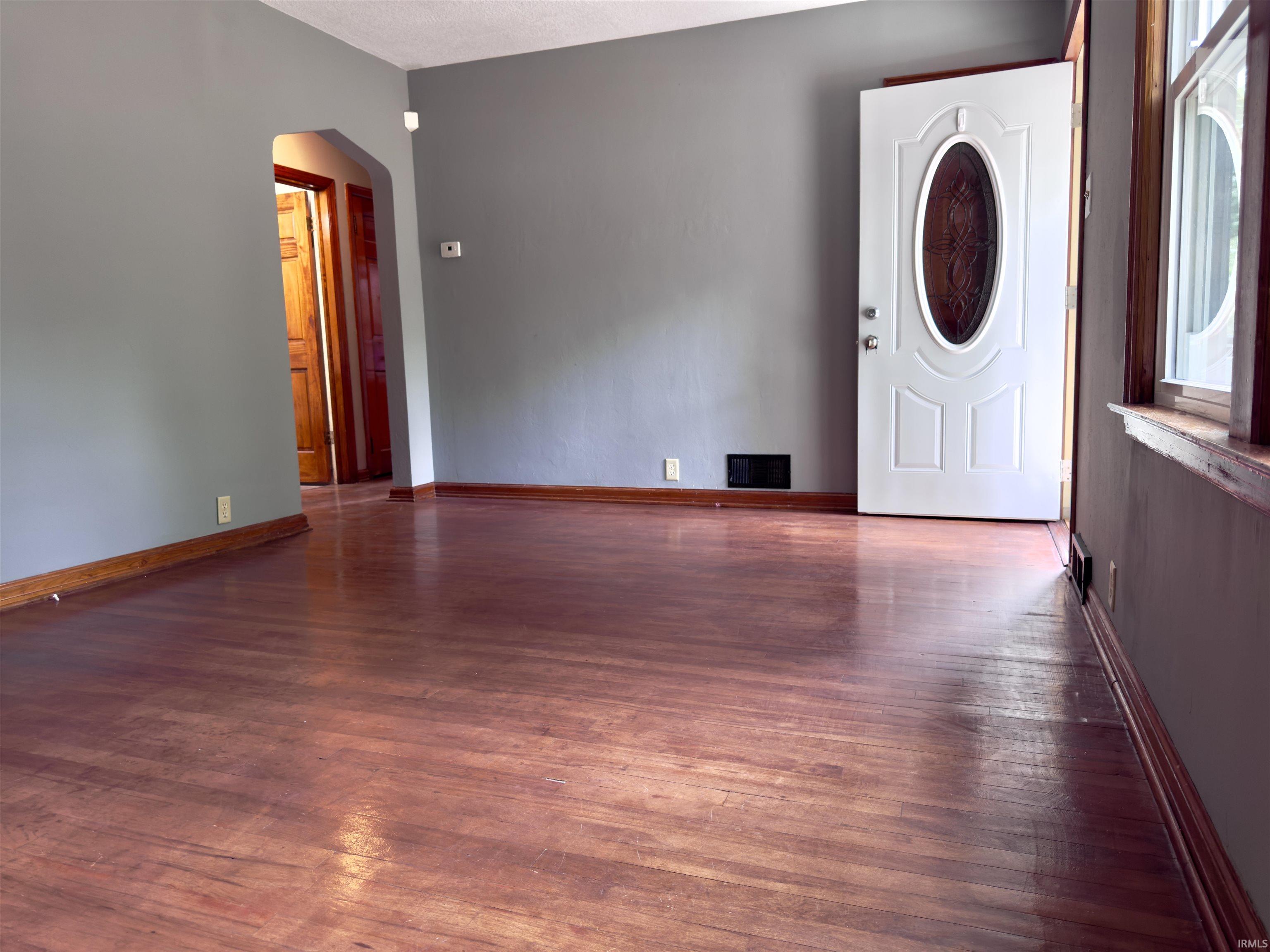 Photo 5 of 4915 Plaza Drive