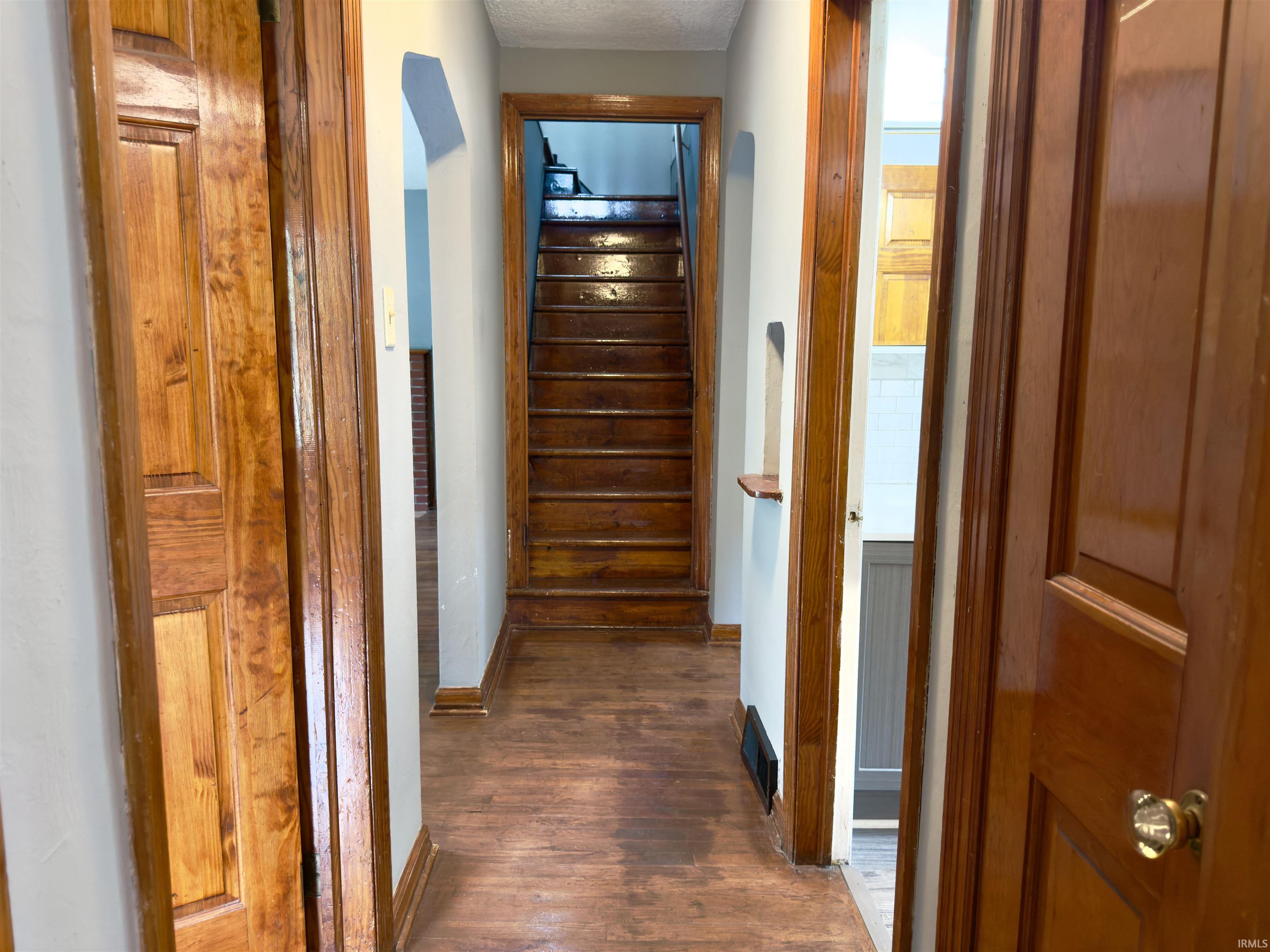 Photo 6 of 4915 Plaza Drive