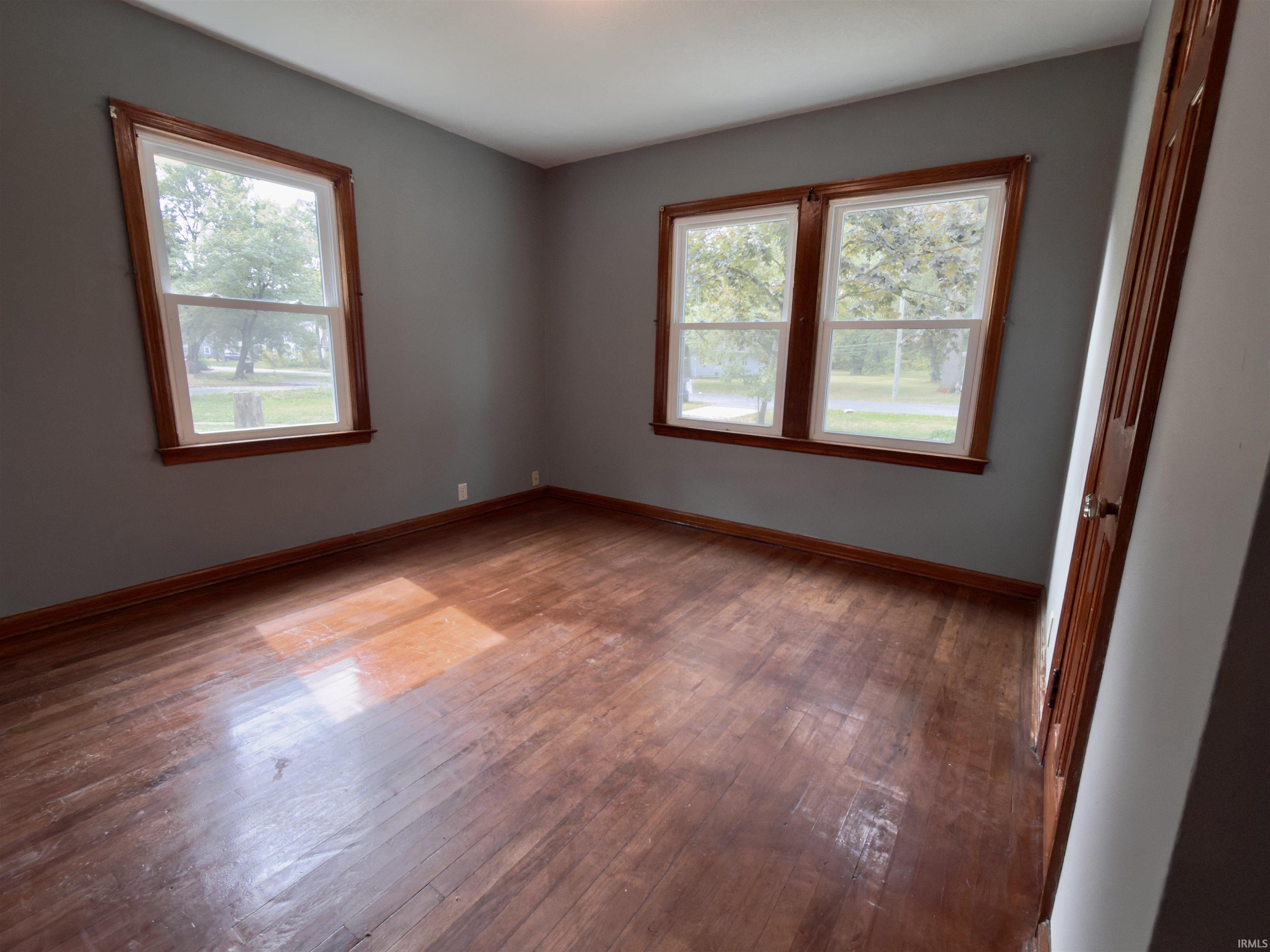 Photo 9 of 4915 Plaza Drive