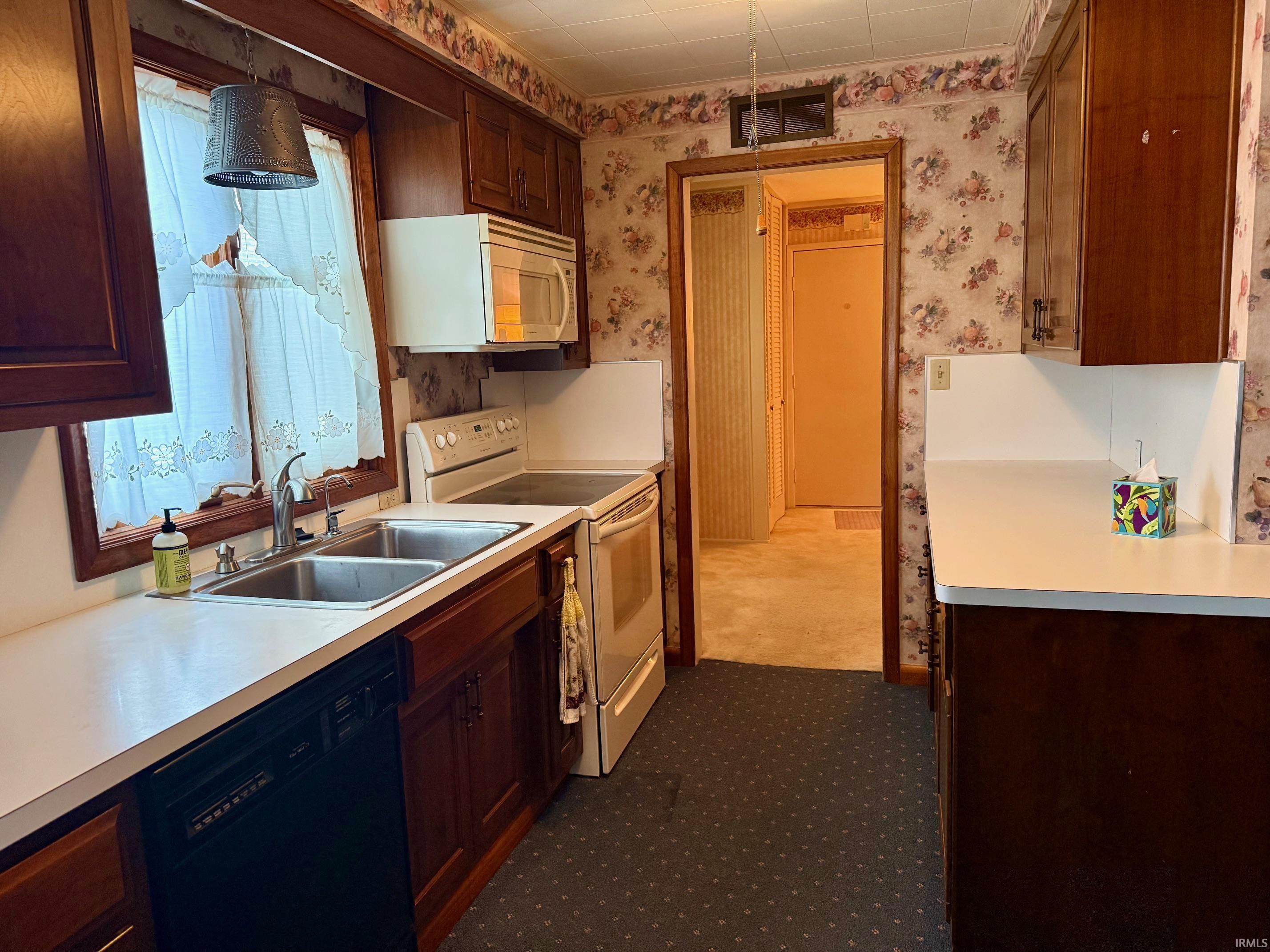 Photo 10 of 1301 N Lafontaine Street