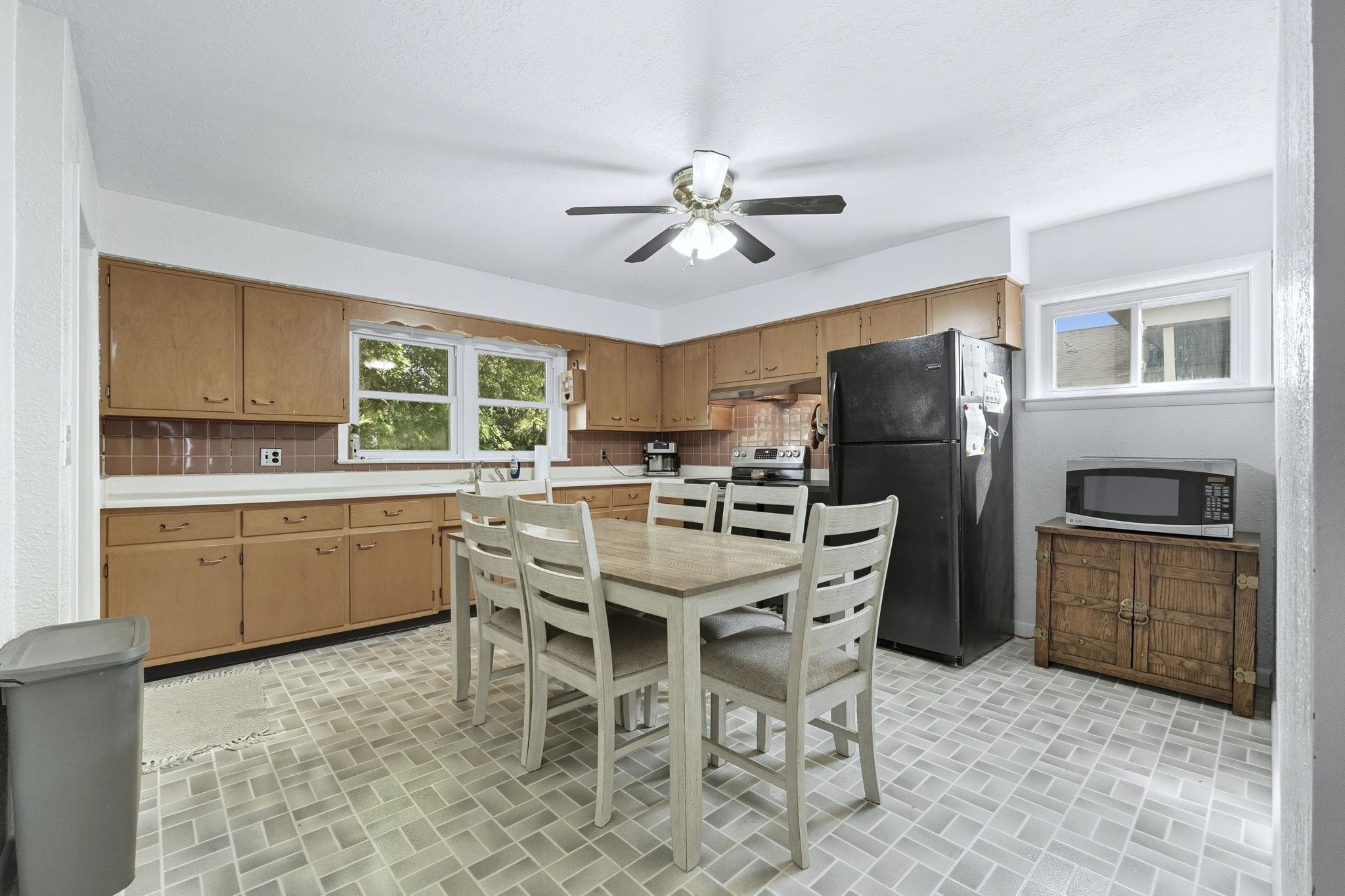 Photo 11 of 410 N Cedar Street