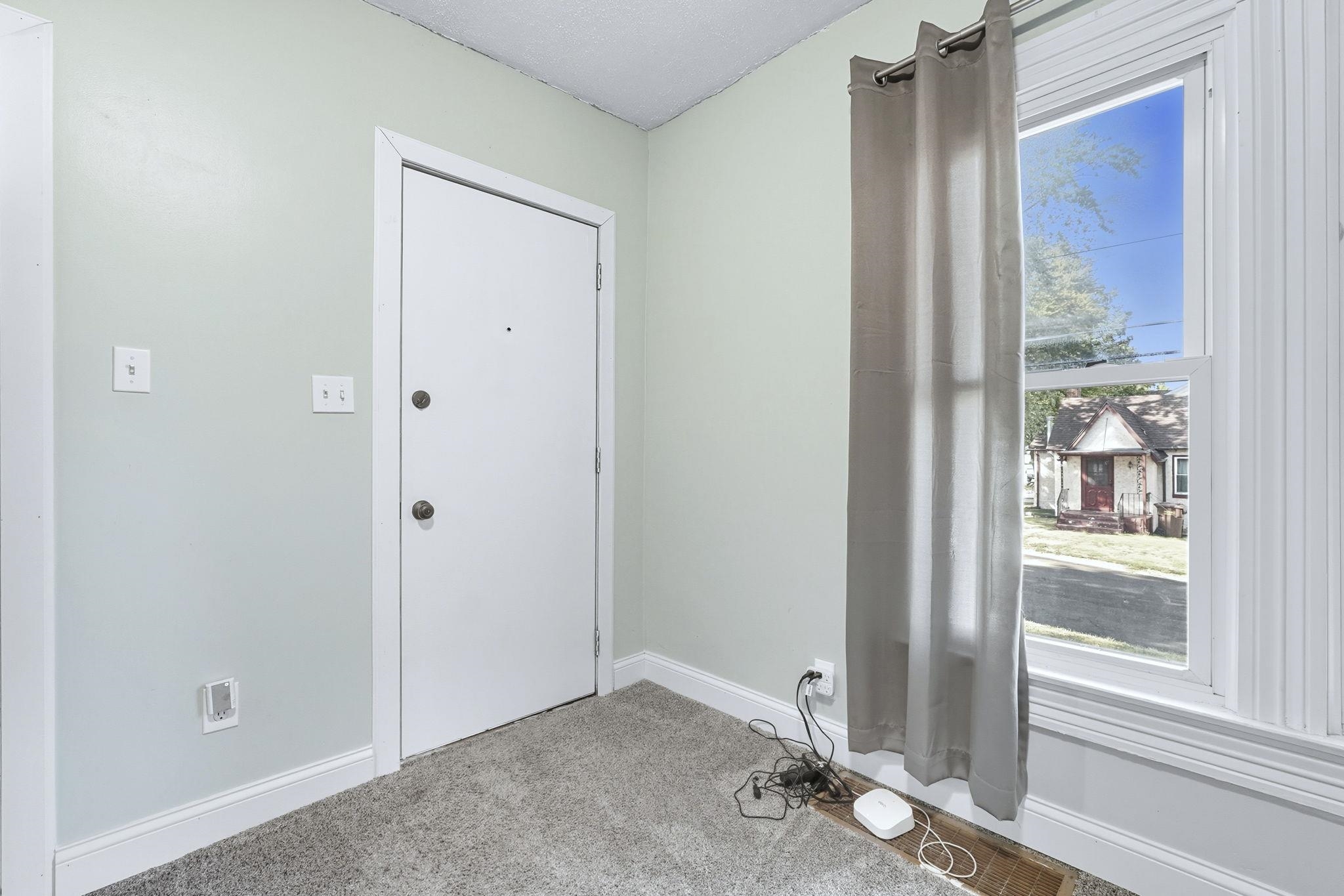 Photo 3 of 410 N Cedar Street