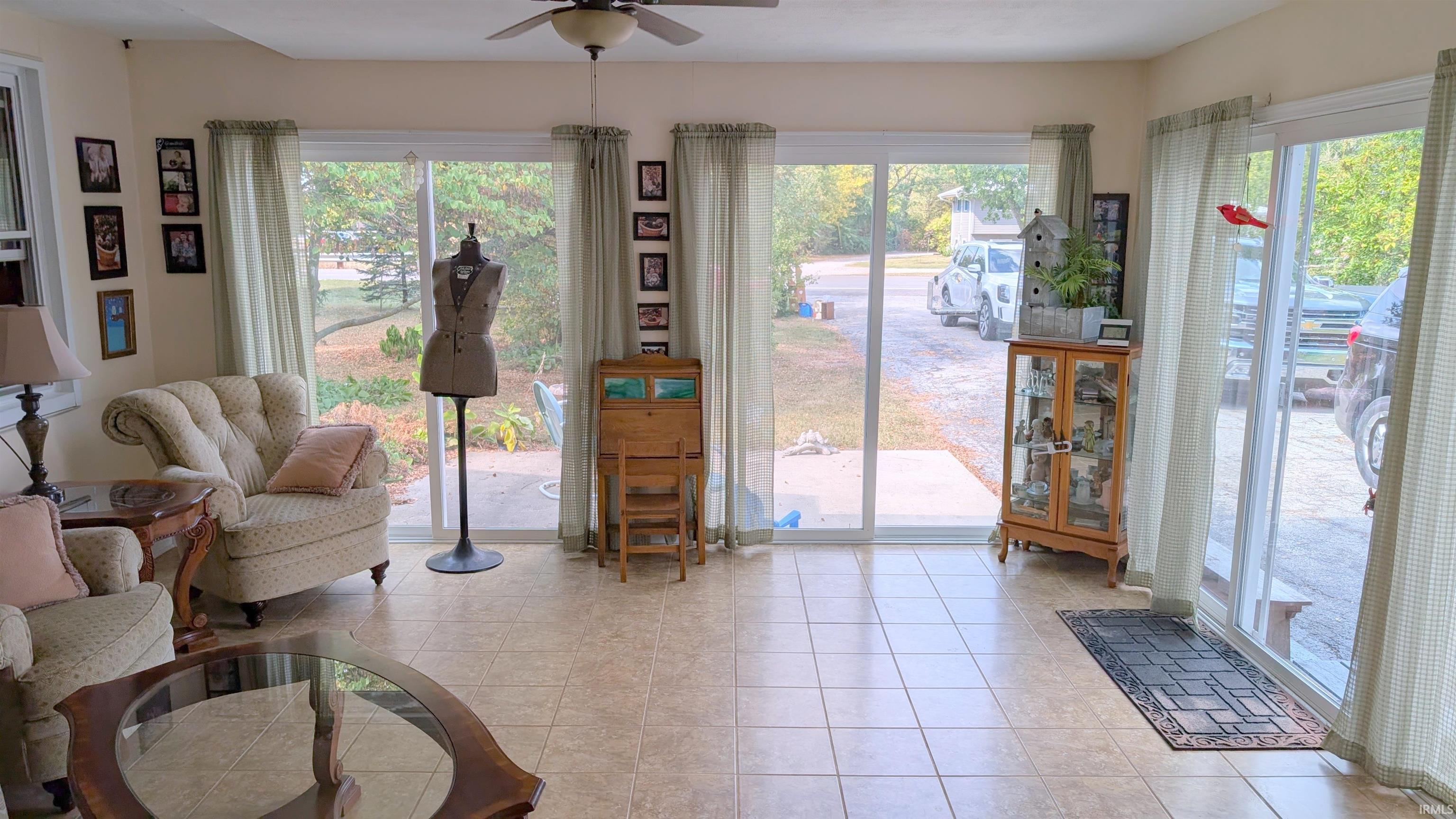 Photo 2 of 1540 Western Avenue