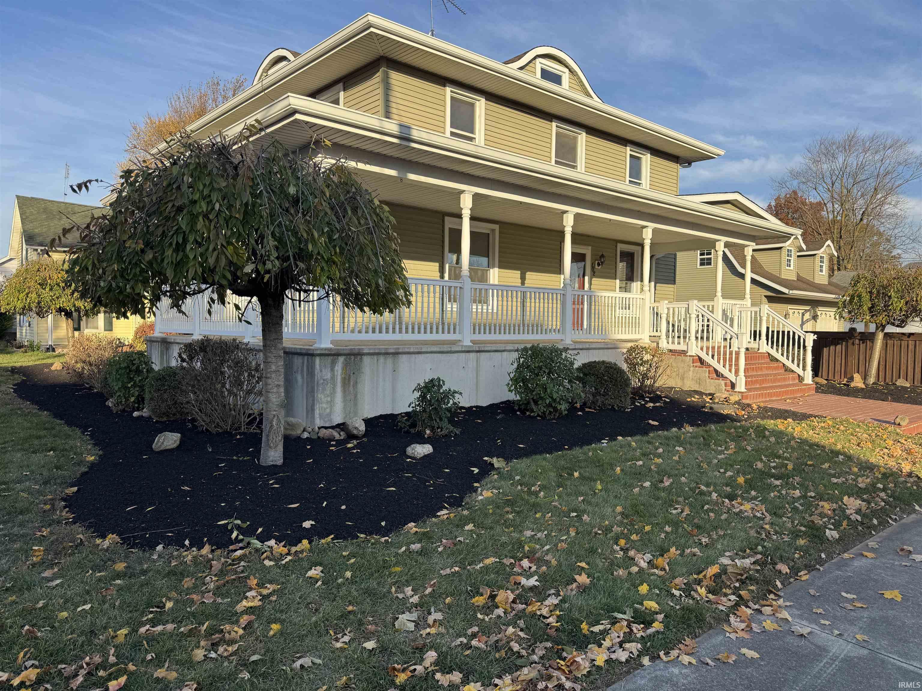 Photo 1 of 102 S VAN BUREN Street