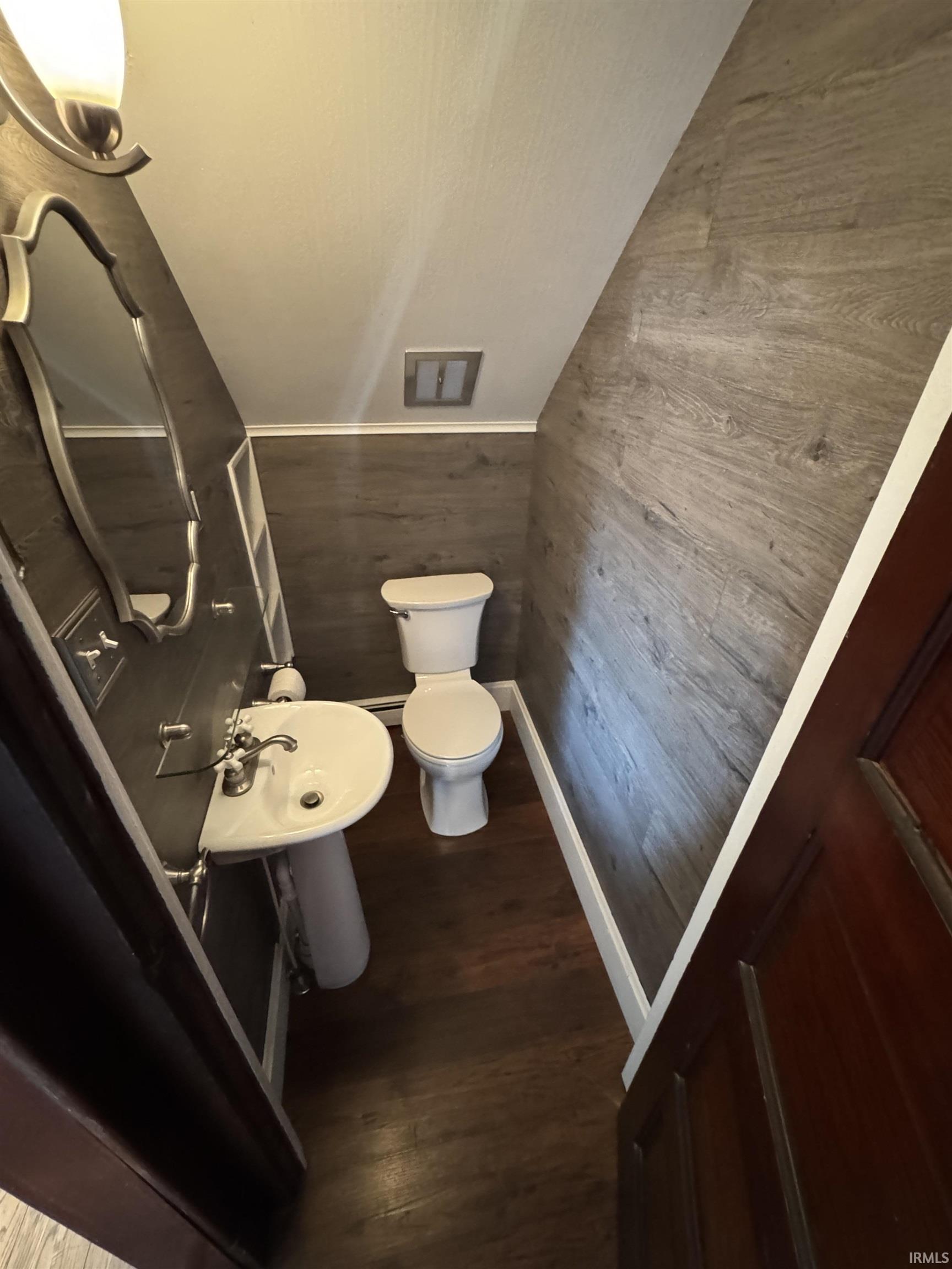 Photo 10 of 102 S VAN BUREN Street