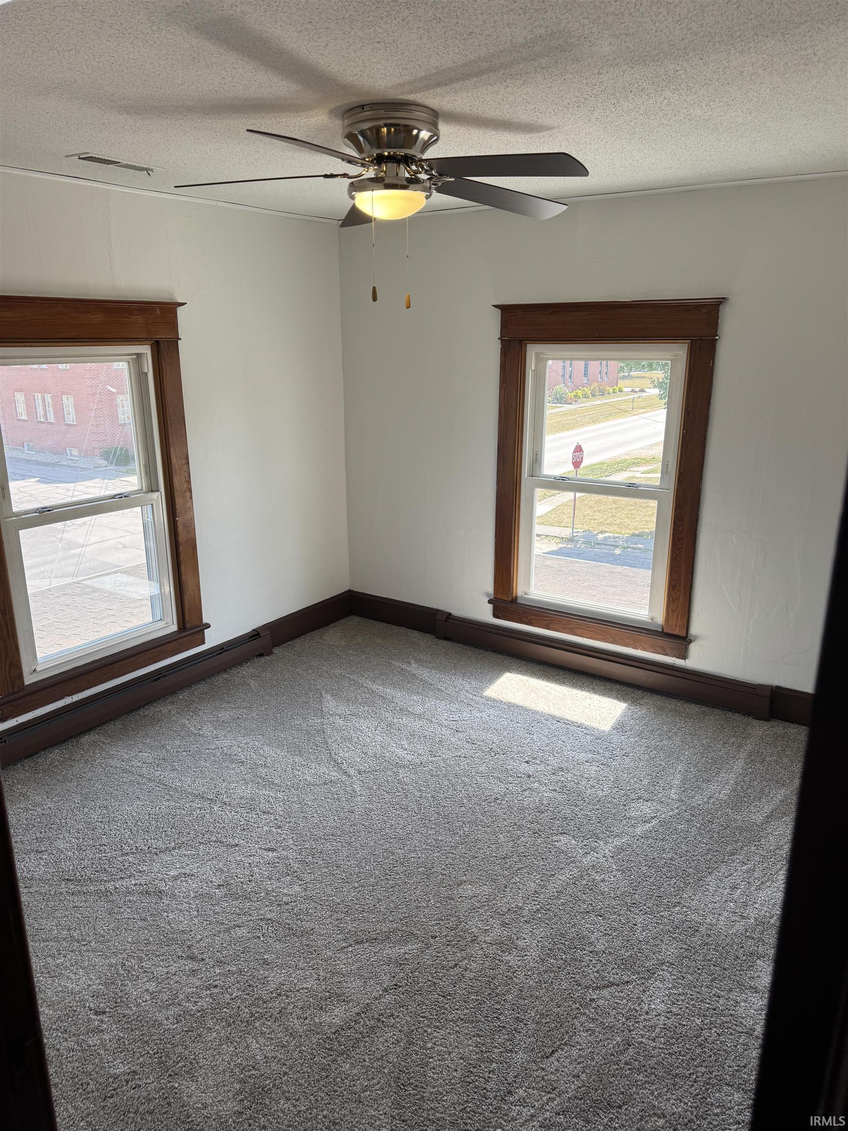 Photo 11 of 102 S VAN BUREN Street