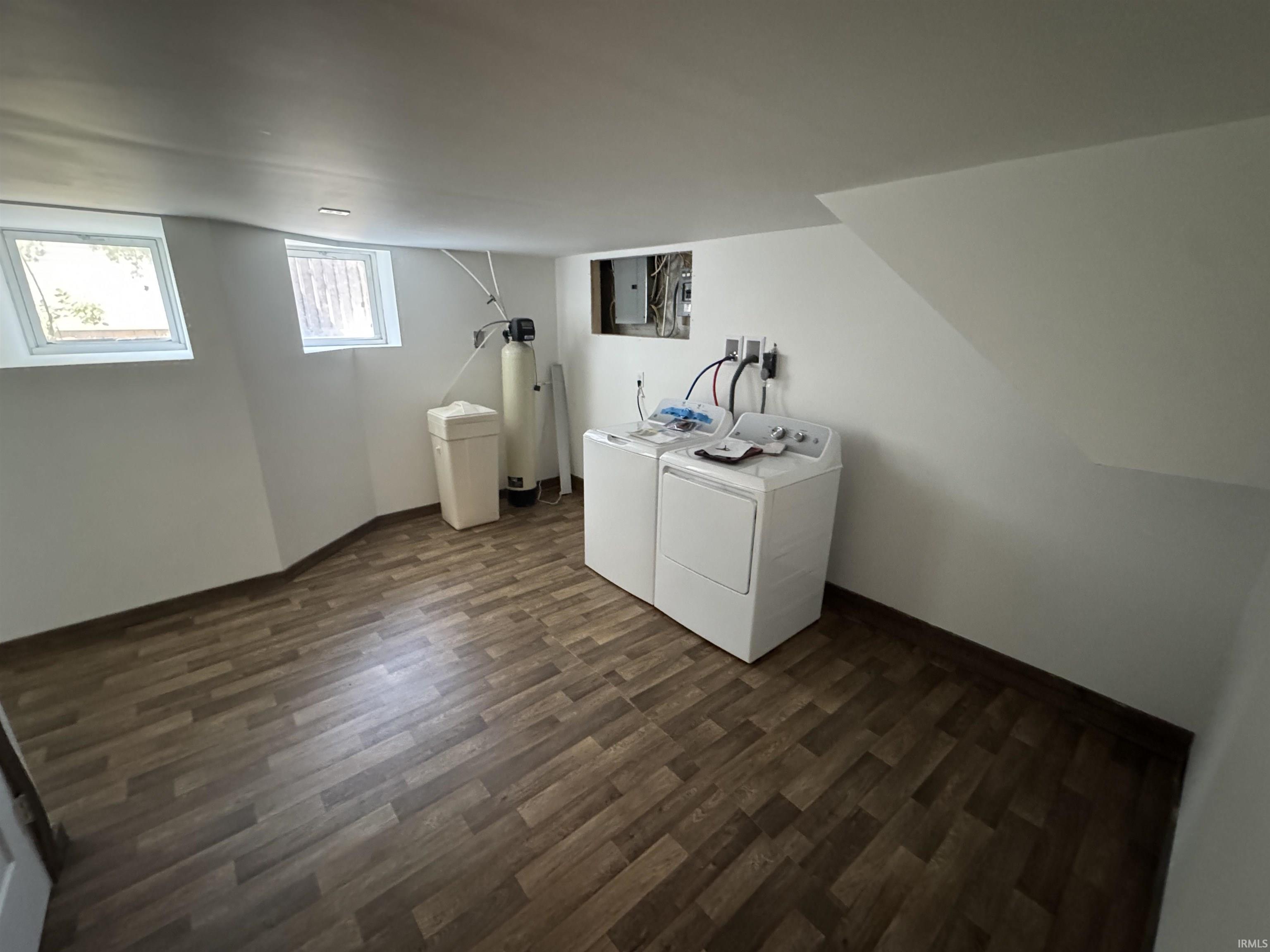 Photo 16 of 102 S VAN BUREN Street