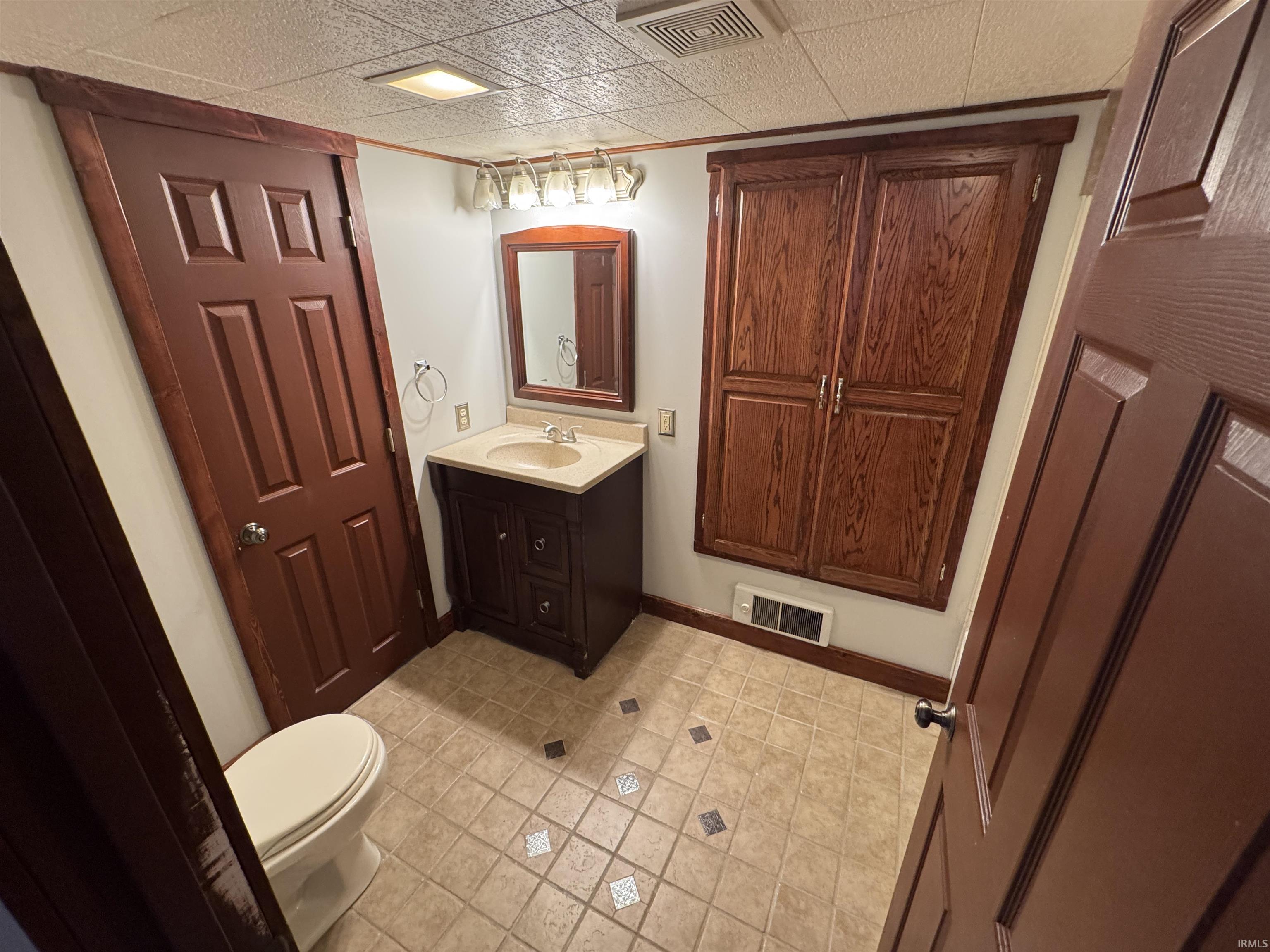 Photo 18 of 102 S VAN BUREN Street