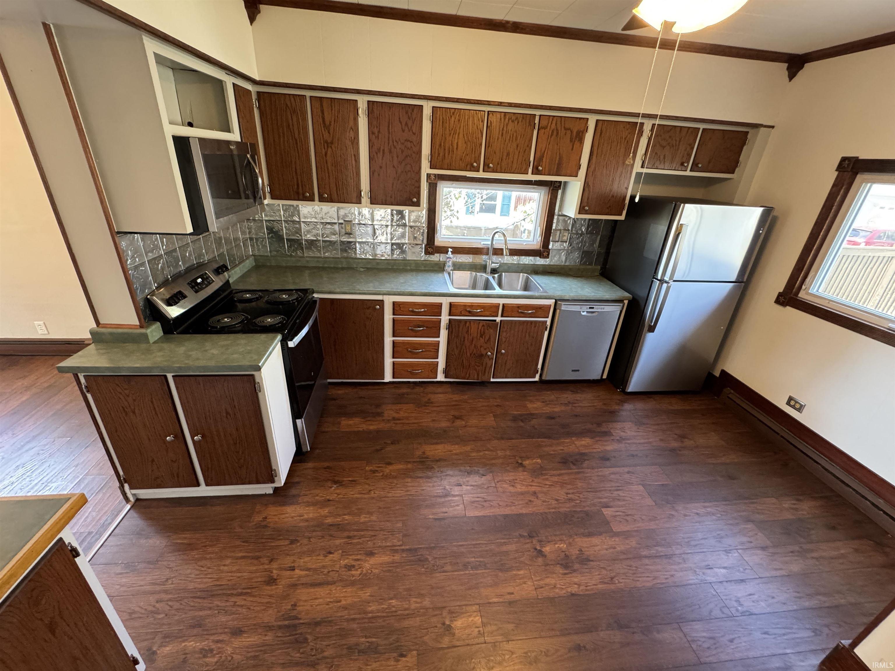 Photo 2 of 102 S VAN BUREN Street