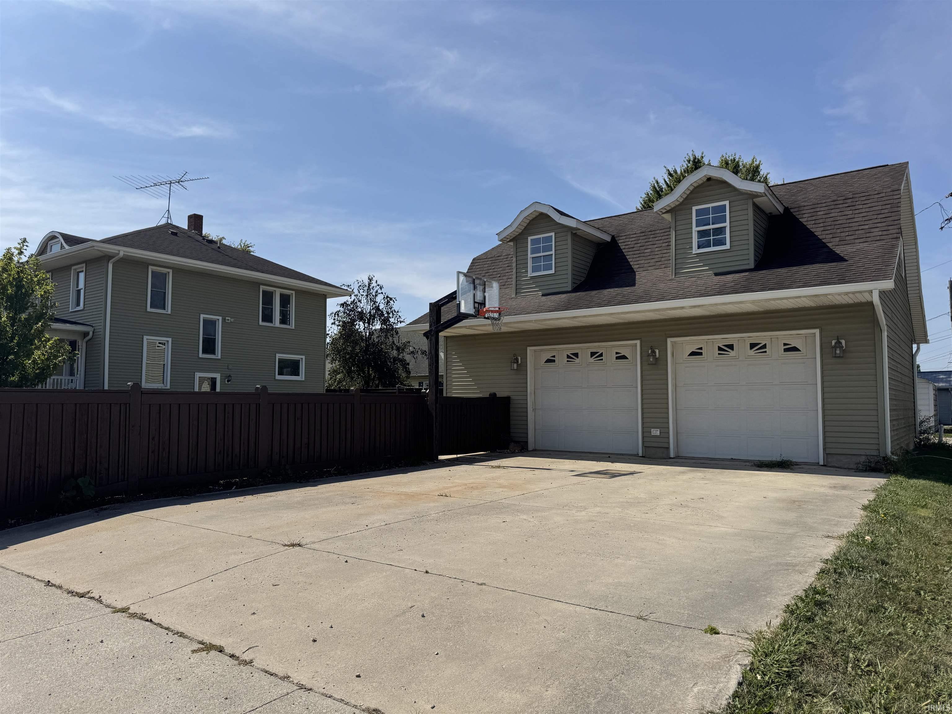 Photo 20 of 102 S VAN BUREN Street