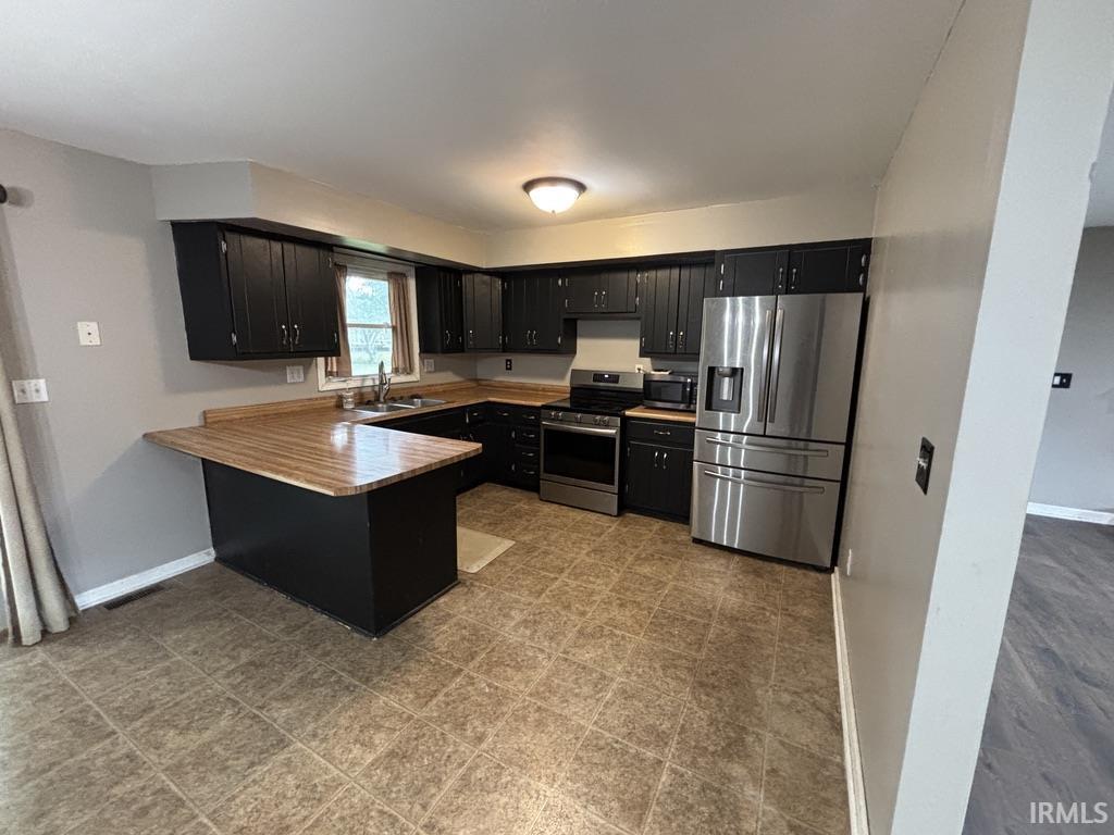 Homes for sale in Vincennes, IN | 205 Crestmont Dr, Vincennes, IN 47591 | MLS# 202538468