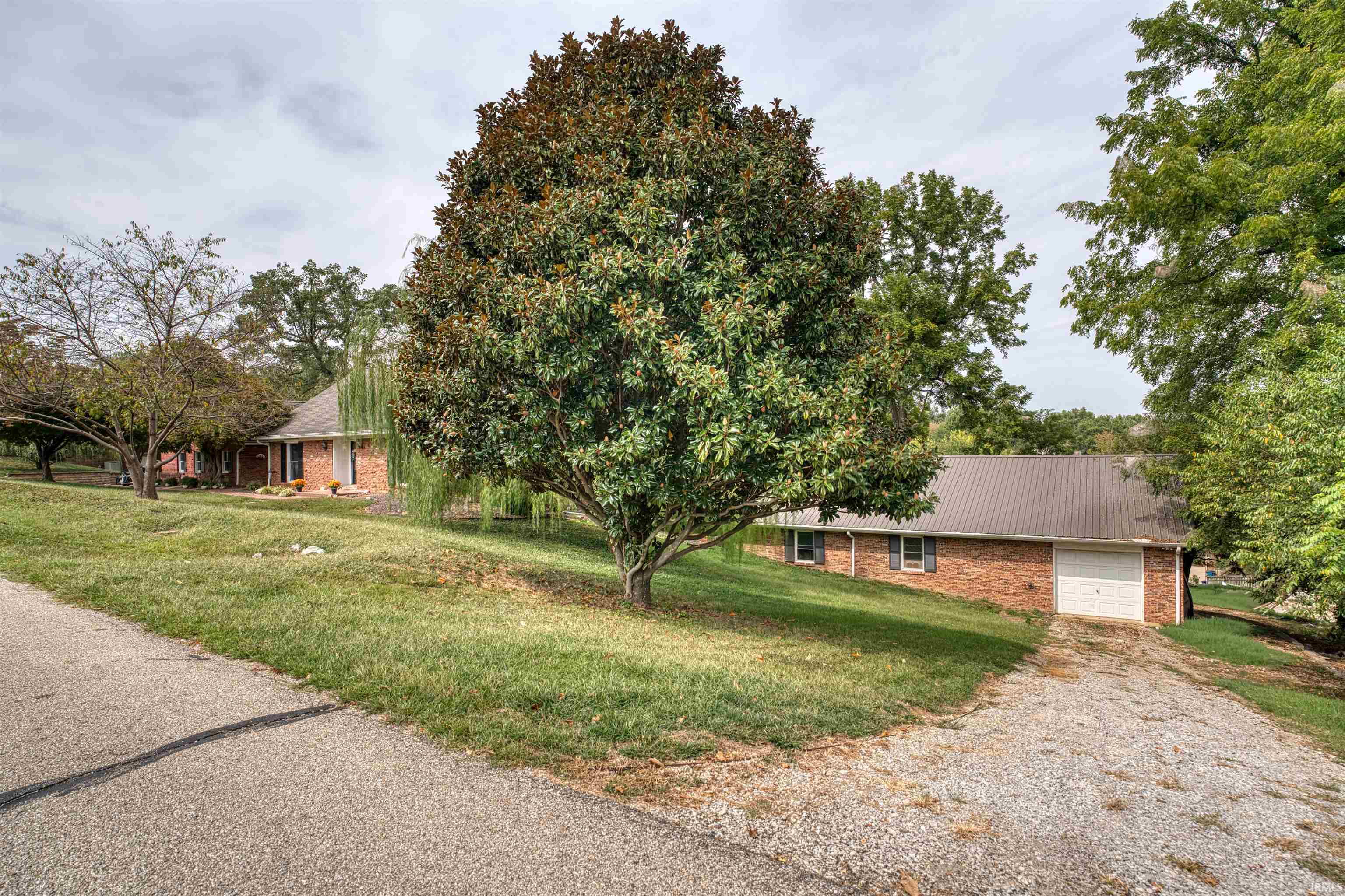 Homes for sale in Newburgh, IN | 7366 Parkridge Rd, Newburgh, IN 47630 | MLS# 202538476