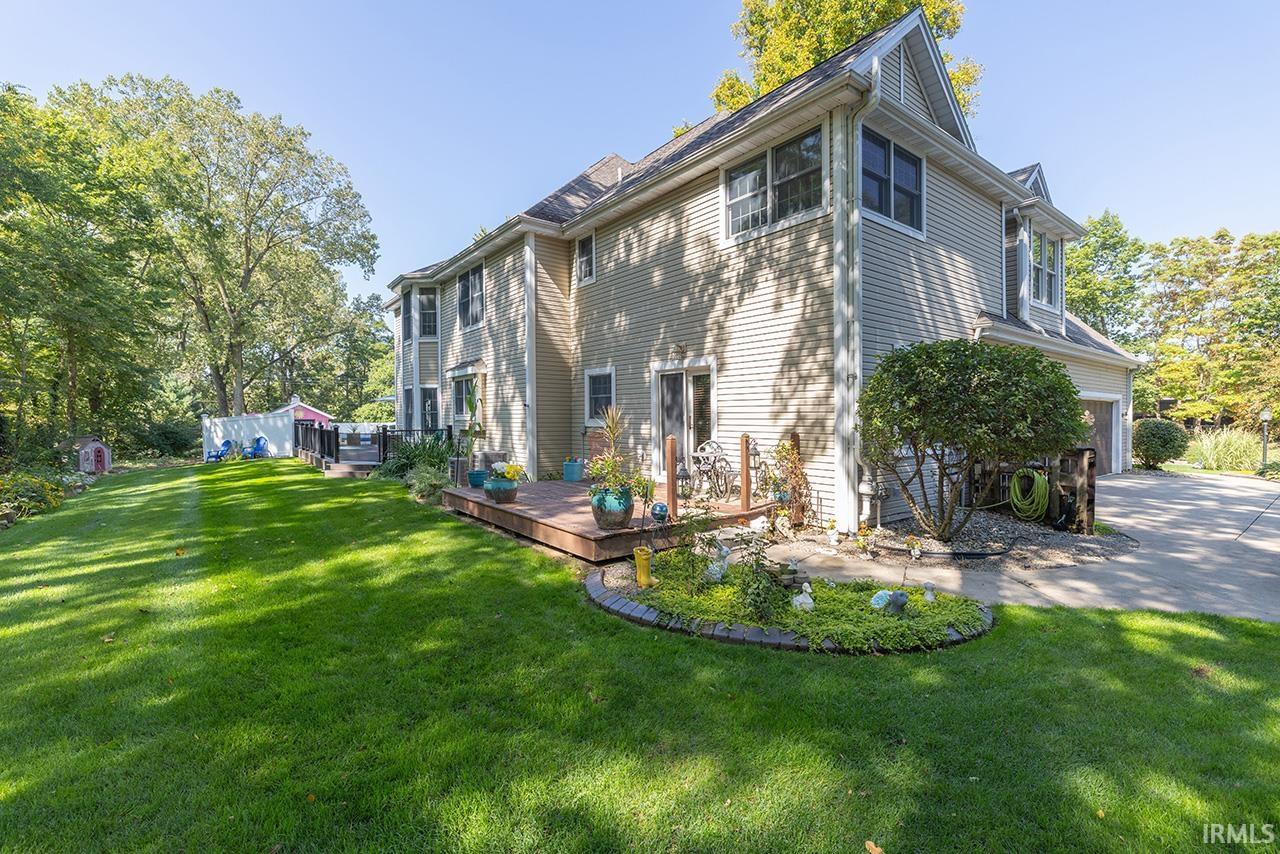 Homes for sale in Elkhart, IN | 23430 Bluff Crest Dr, Elkhart, IN 46517 | MLS# 202538514