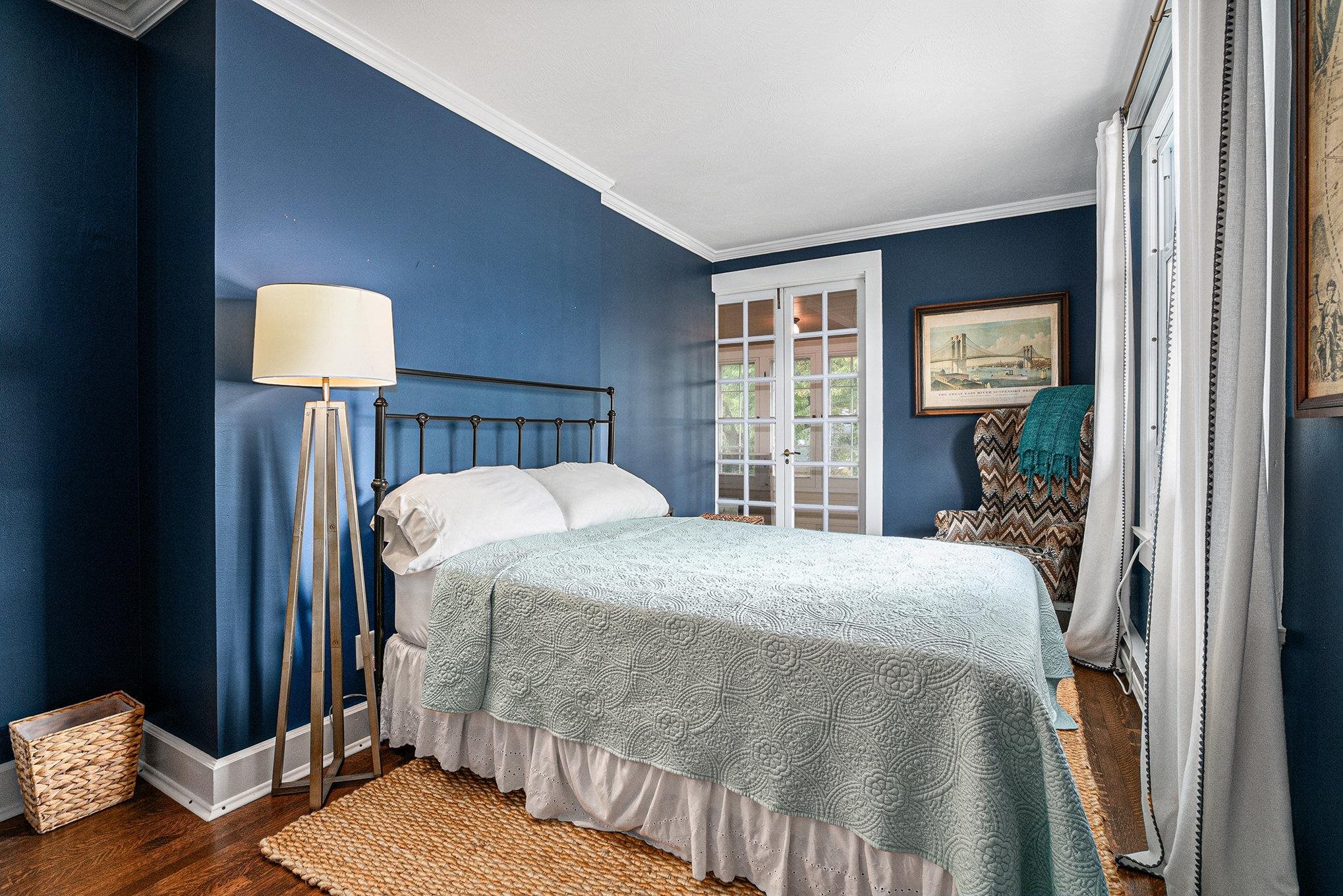 Upper floor with enclosed porch access