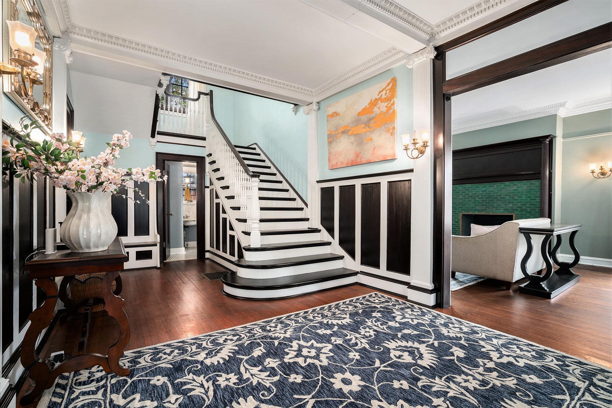 View of rounded stairway