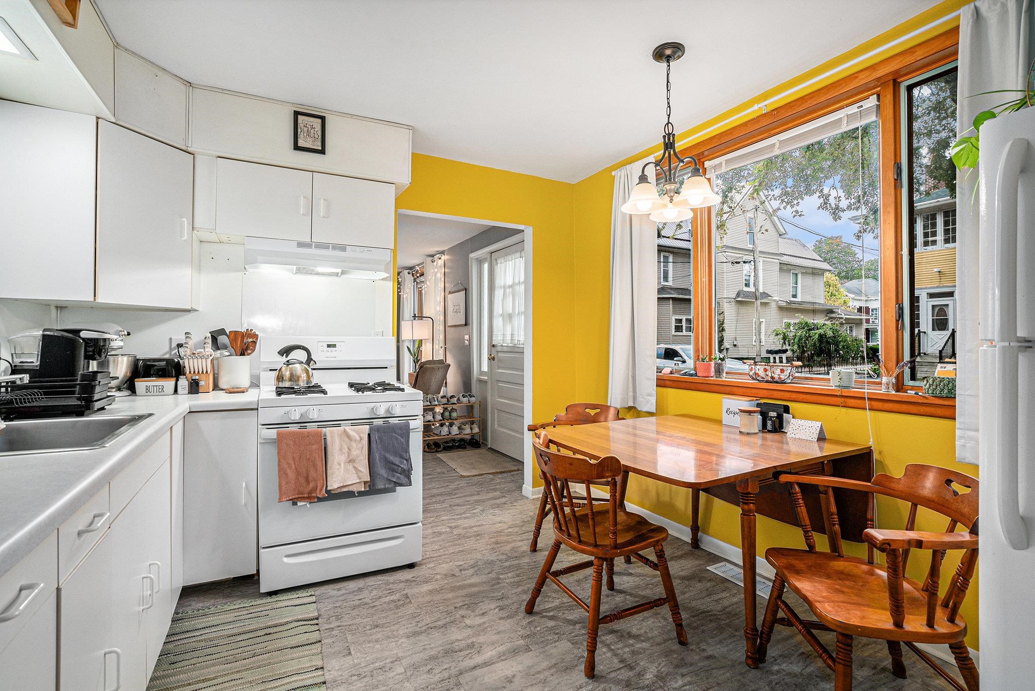 Kitchen & Dining of 1 bedroom unit