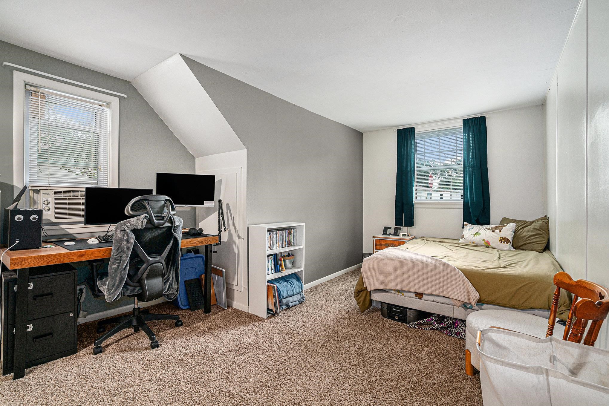 1 bedroom of 1 bedroom unit