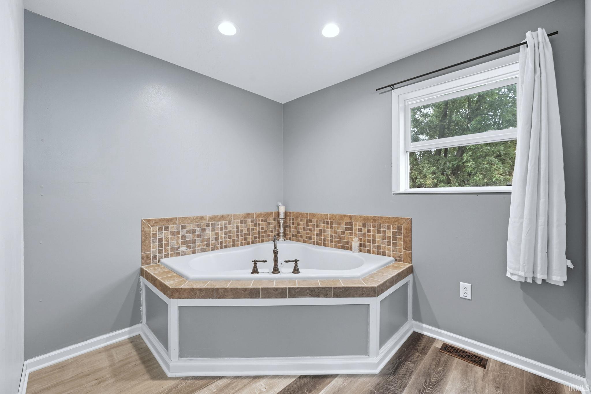 Photo 22 of 1304 Garden Club Drive