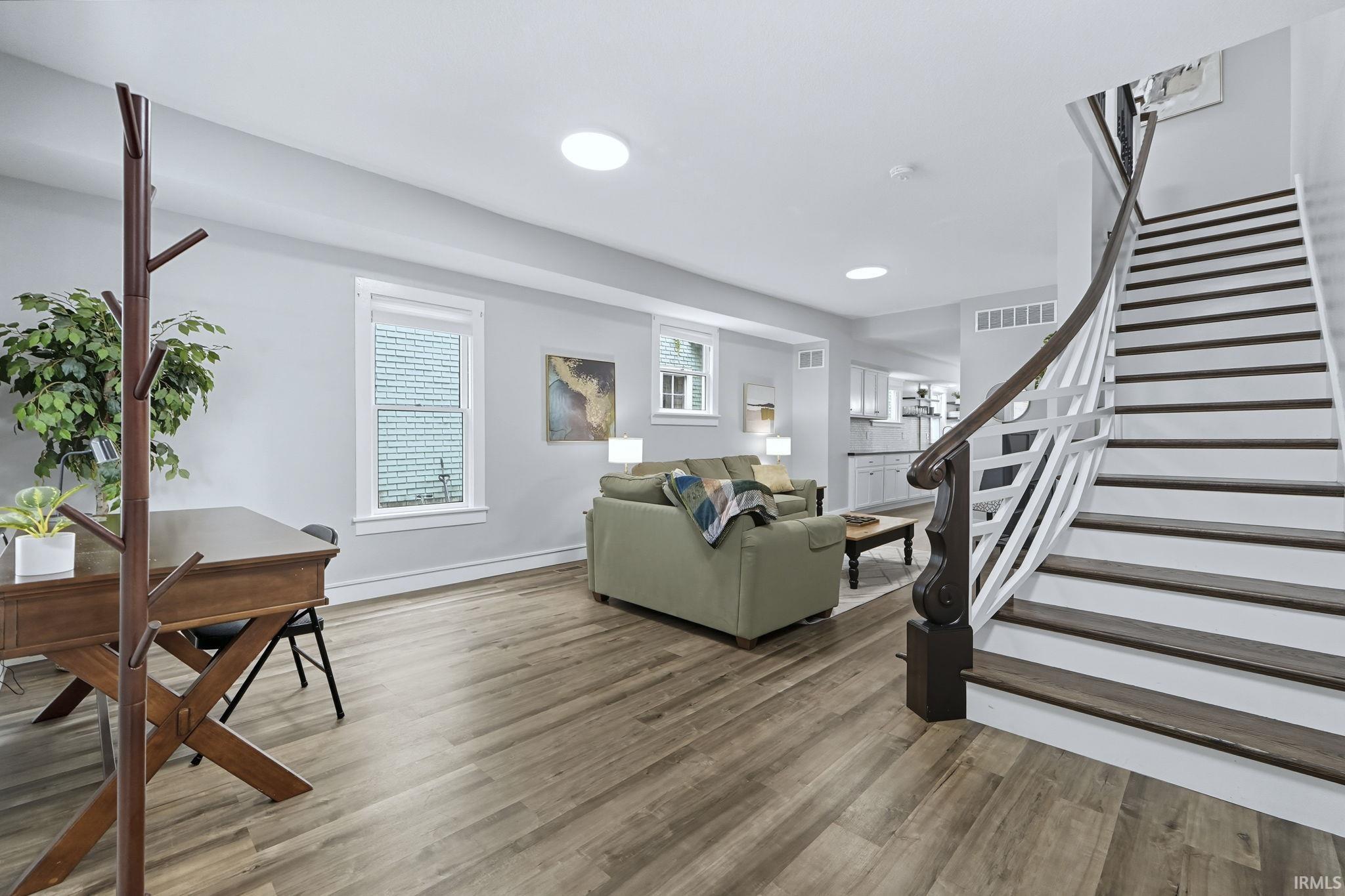 Photo 2 of 824 Lavina Street