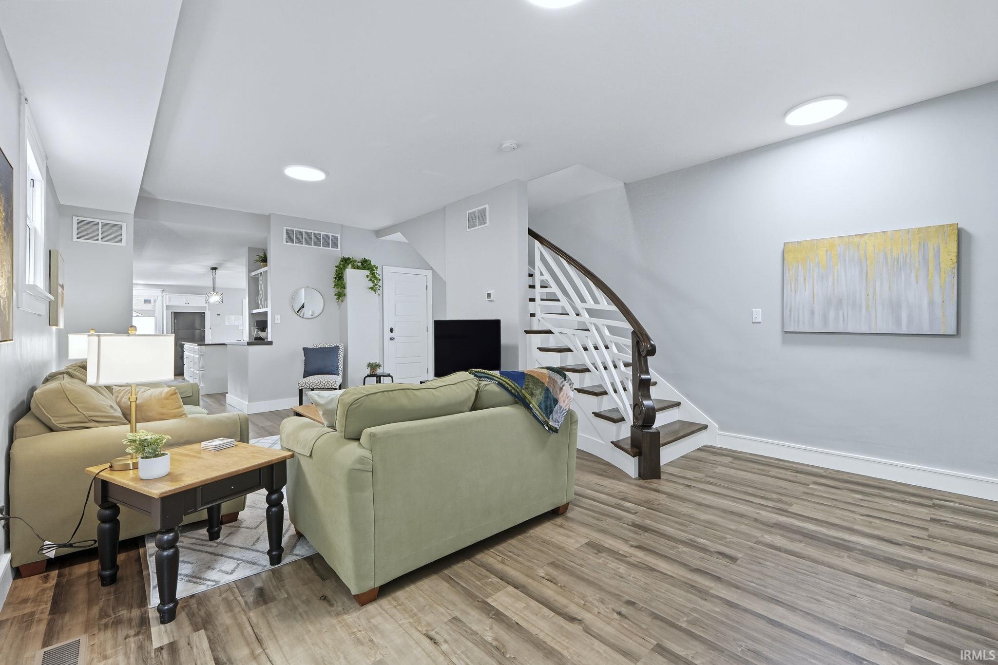 Photo 4 of 824 Lavina Street