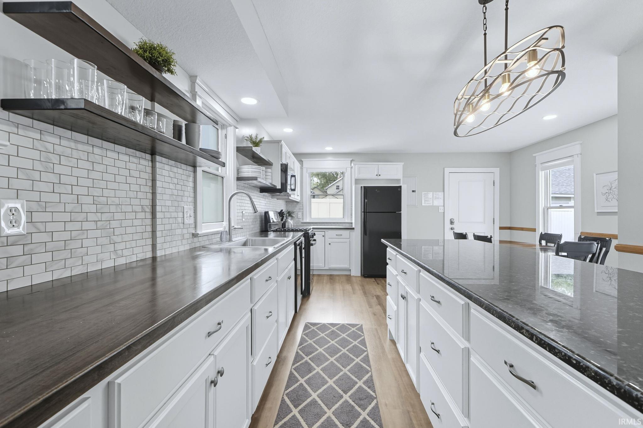 Photo 8 of 824 Lavina Street