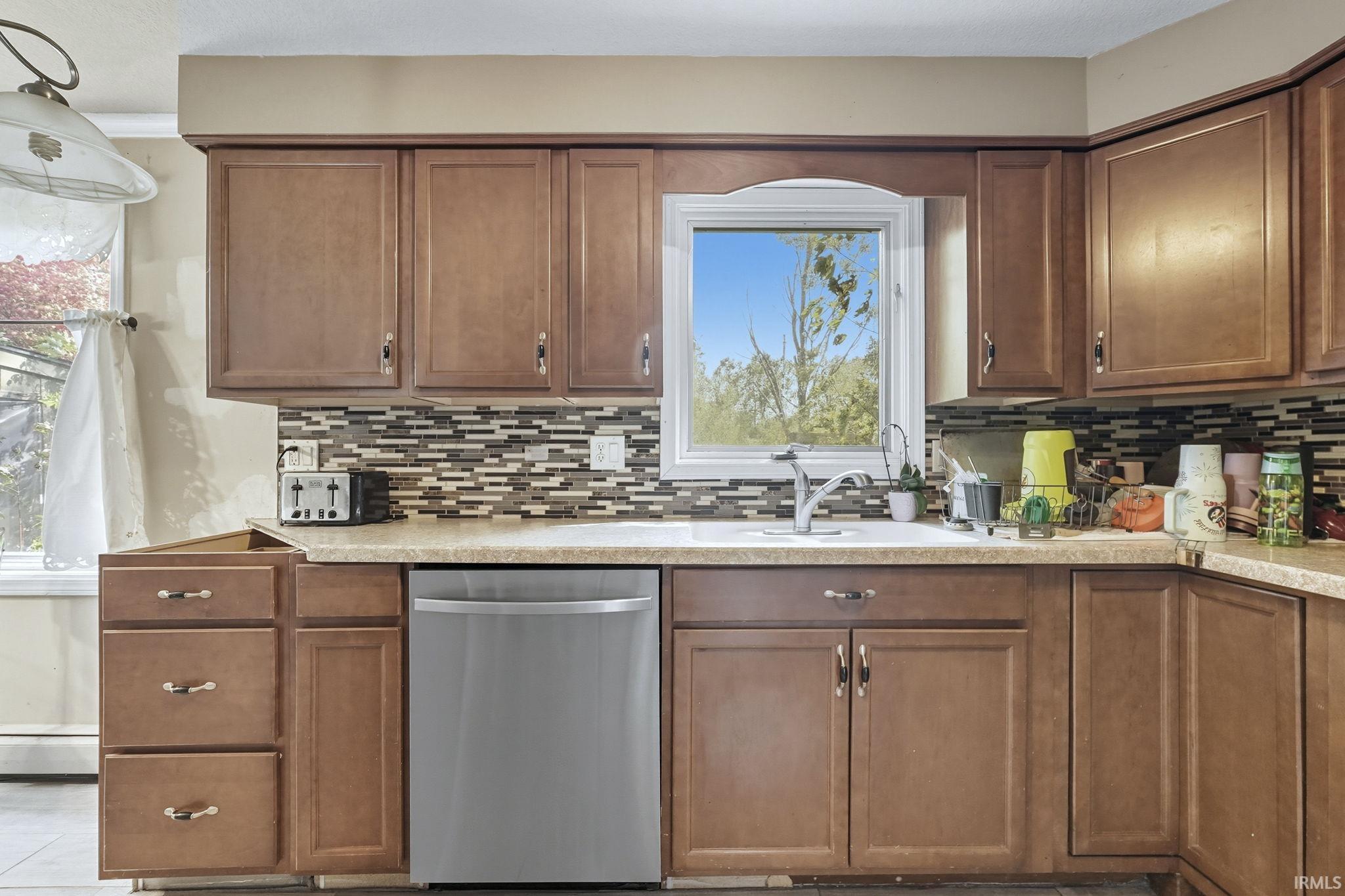 Photo 7 of 5914 Vance Avenue