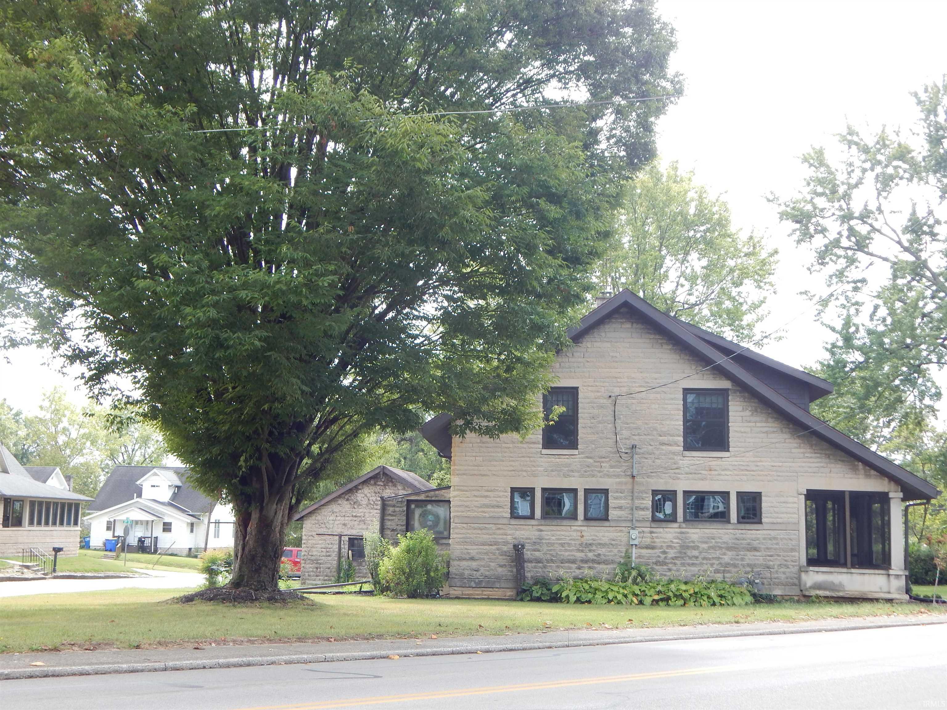 Homes for sale in Bedford, IN | 2028 Washington Ave, Bedford, IN 47421 | MLS# 202538877