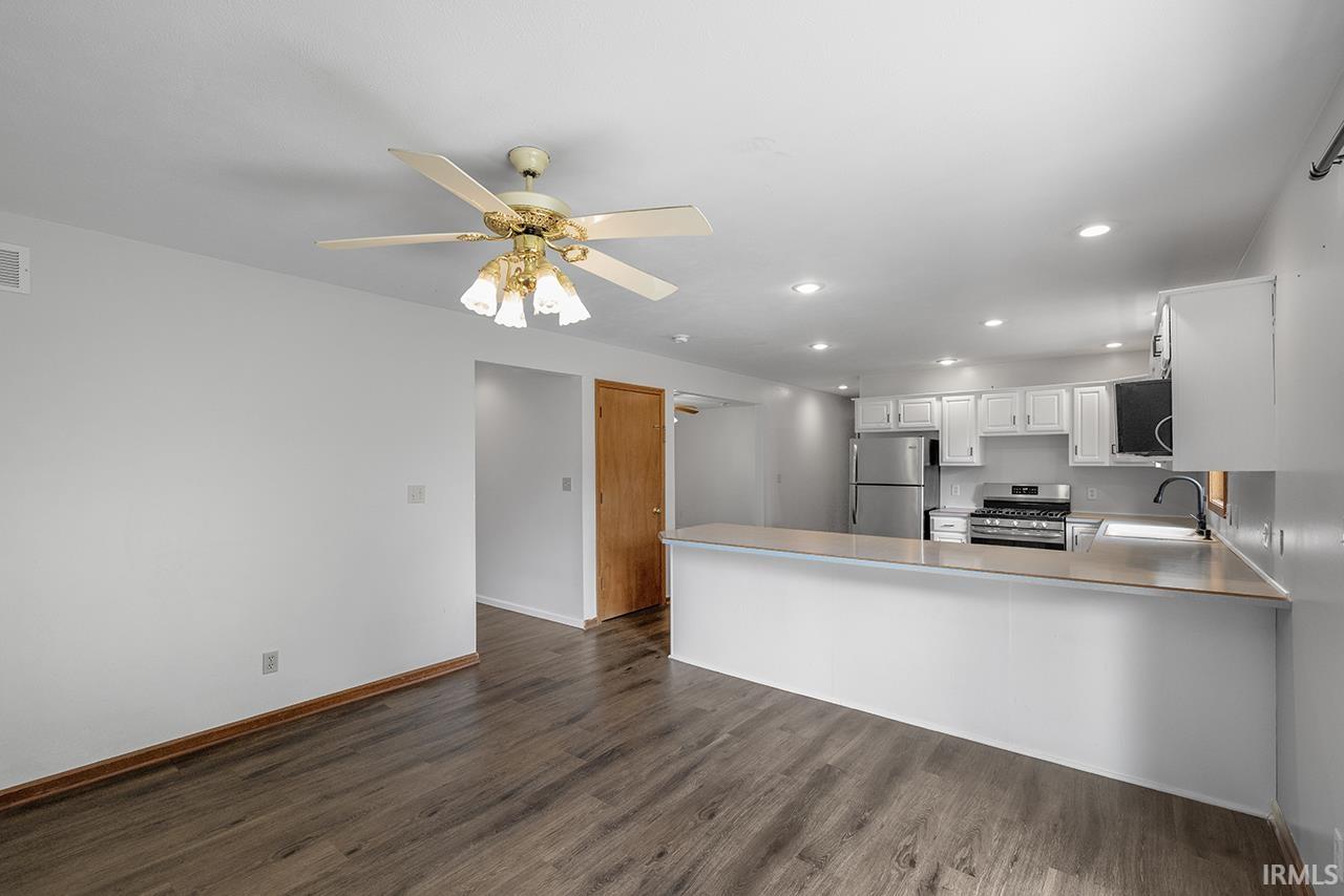 Photo 10 of 59796 Garver Avenue