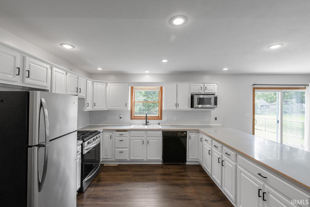 Photo 8 of 59796 Garver Avenue