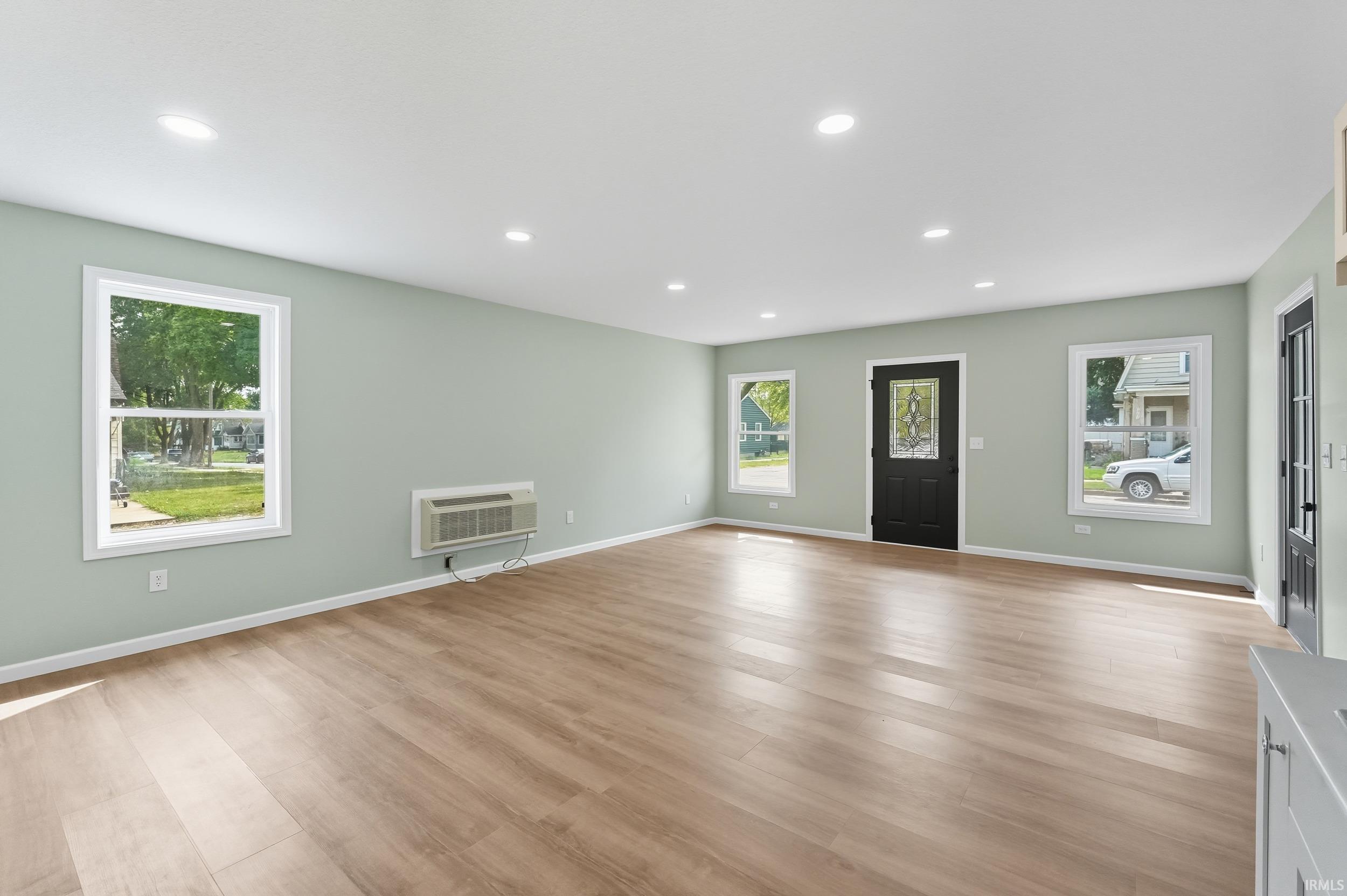 Photo 11 of 1702 Sinclair Street