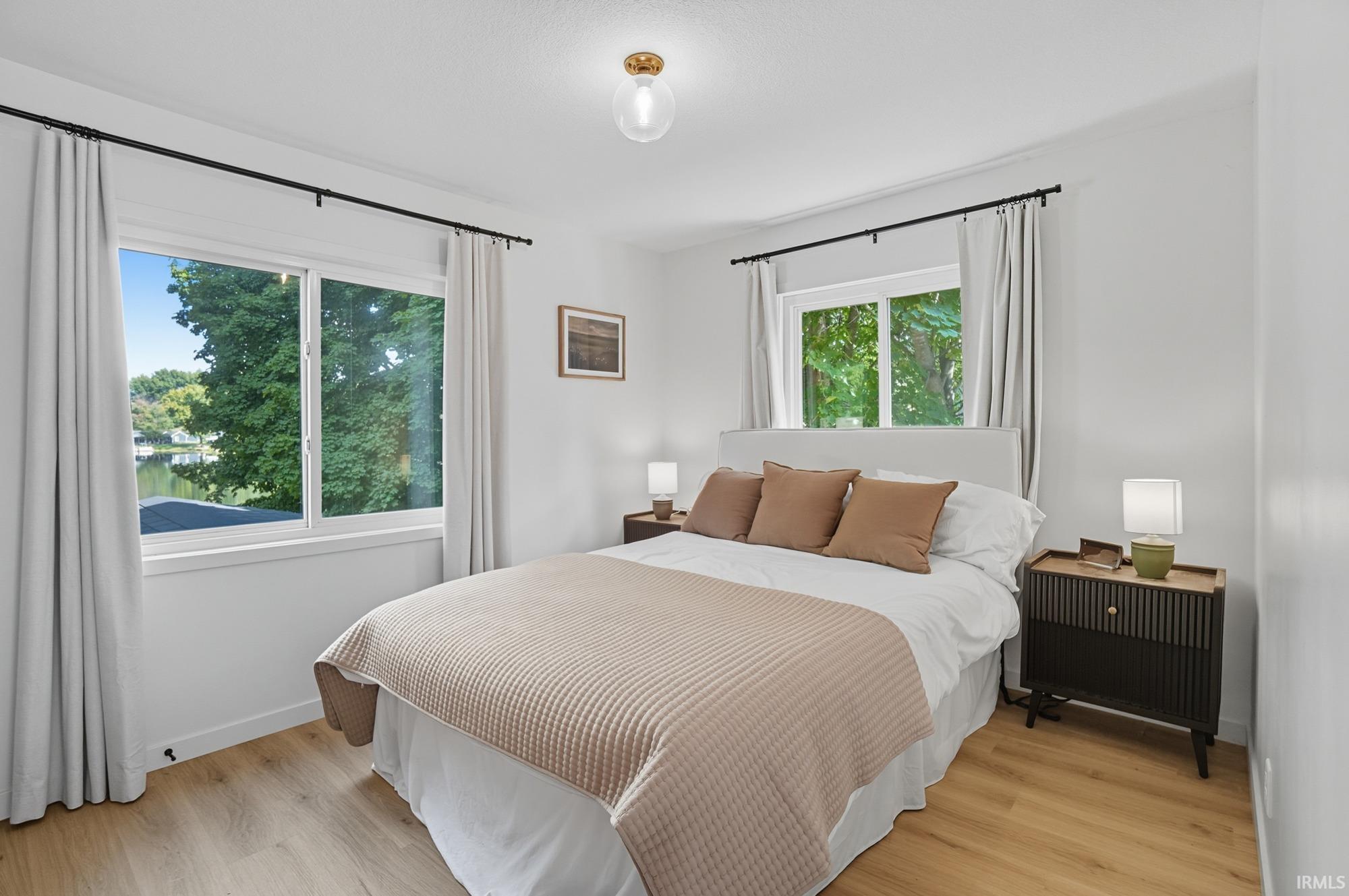 Photo 16 of 417 S Sunset Shore