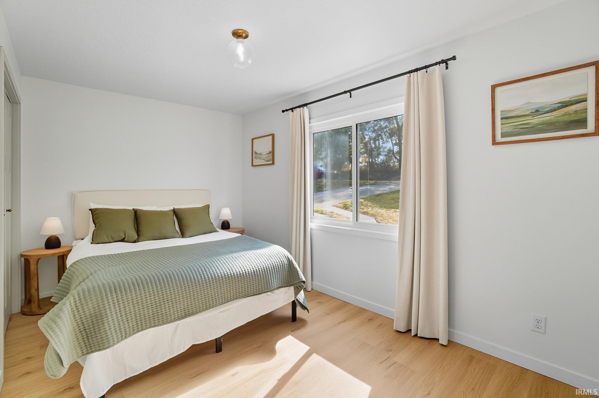 Photo 18 of 417 S Sunset Shore