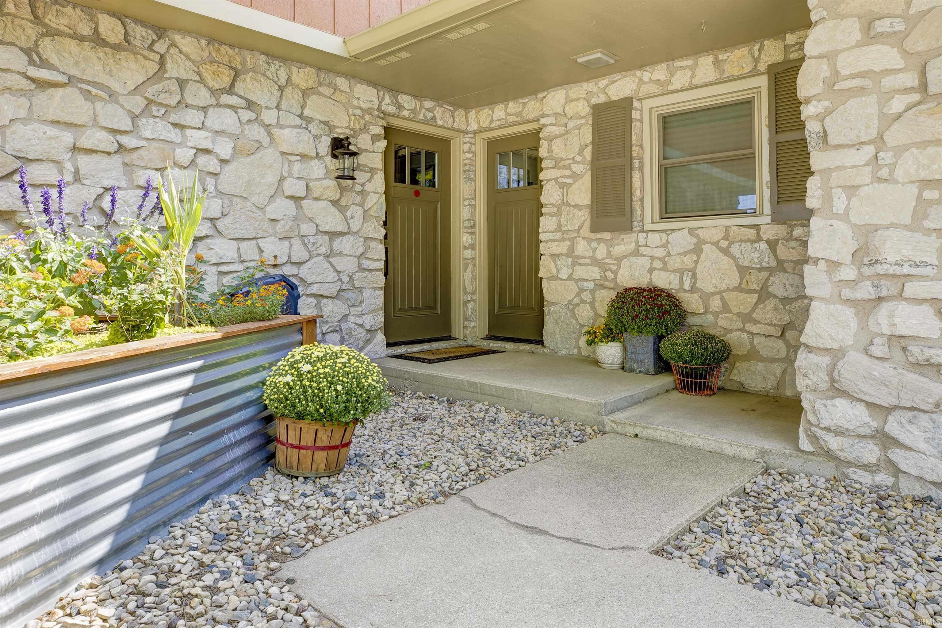 Homes for sale in Elwood, IN | 5915 W 1400 North Rd, Elwood, IN 46036 | MLS# 202539053