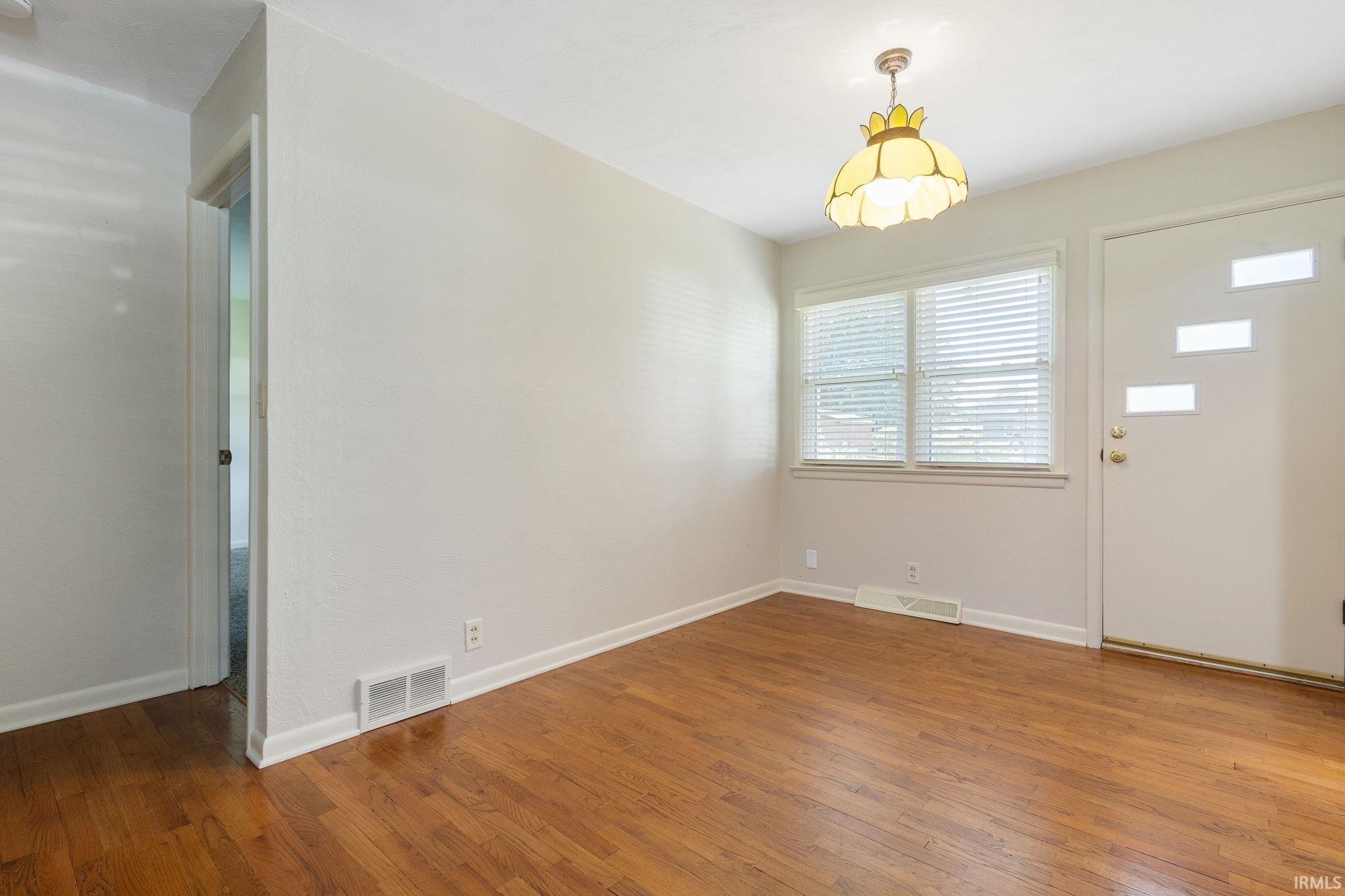 Photo 14 of 55903 Oak Manor Place