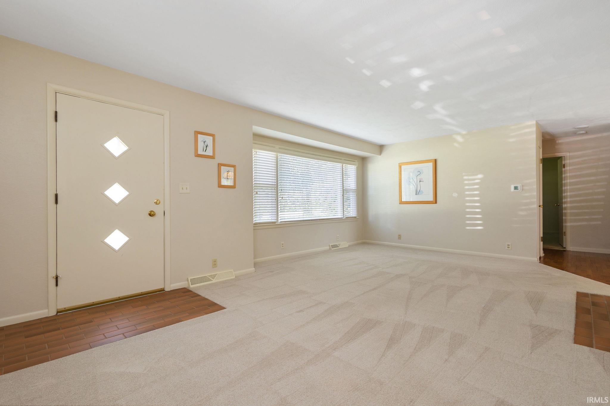 Photo 4 of 55903 Oak Manor Place