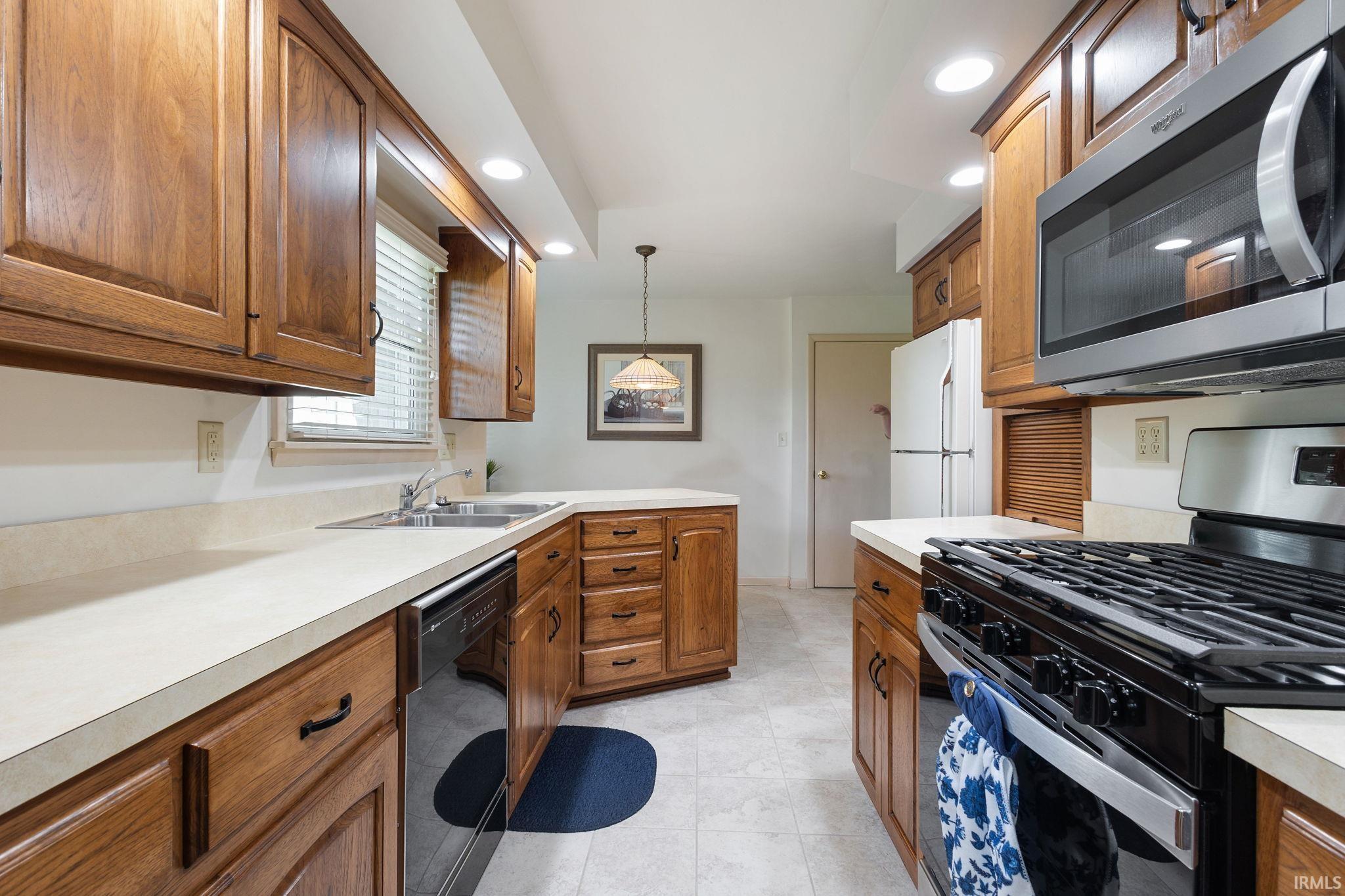 Photo 9 of 55903 Oak Manor Place