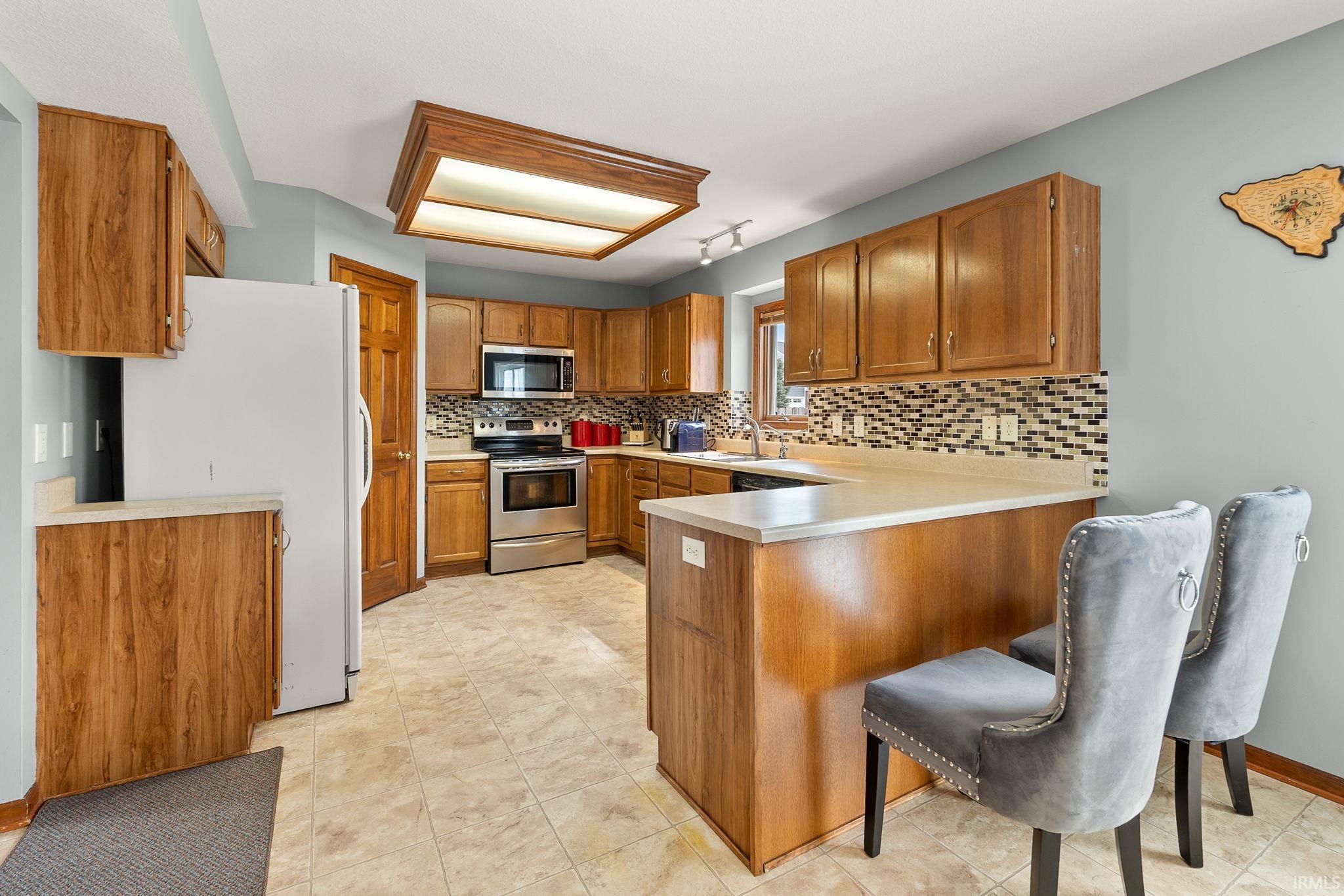 Photo 11 of 3203 Caledon Place