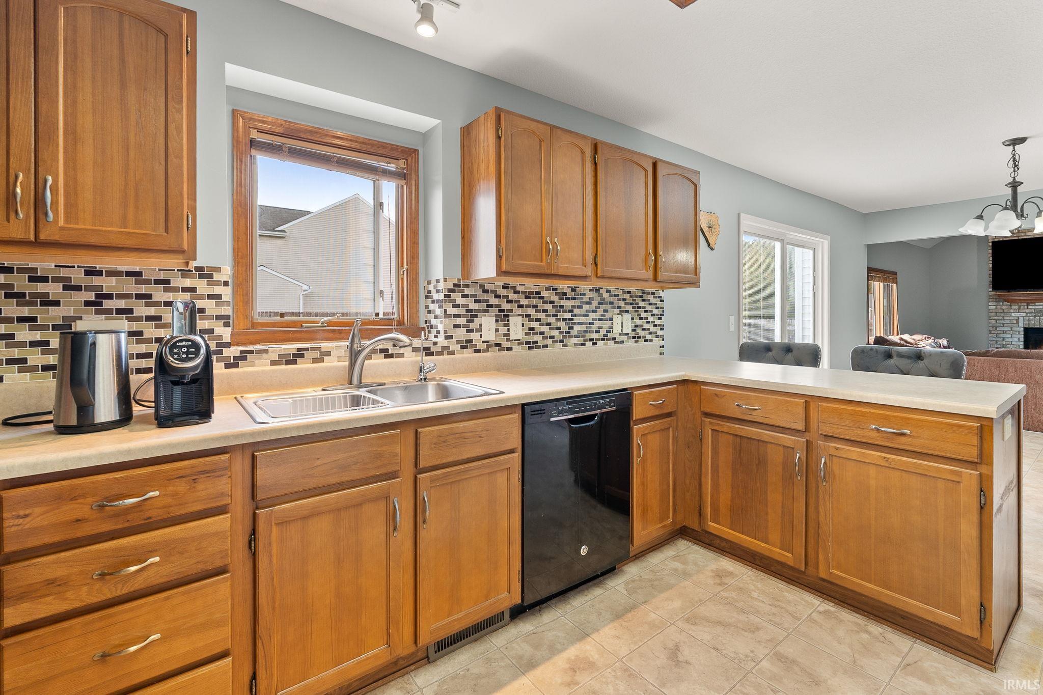 Photo 12 of 3203 Caledon Place