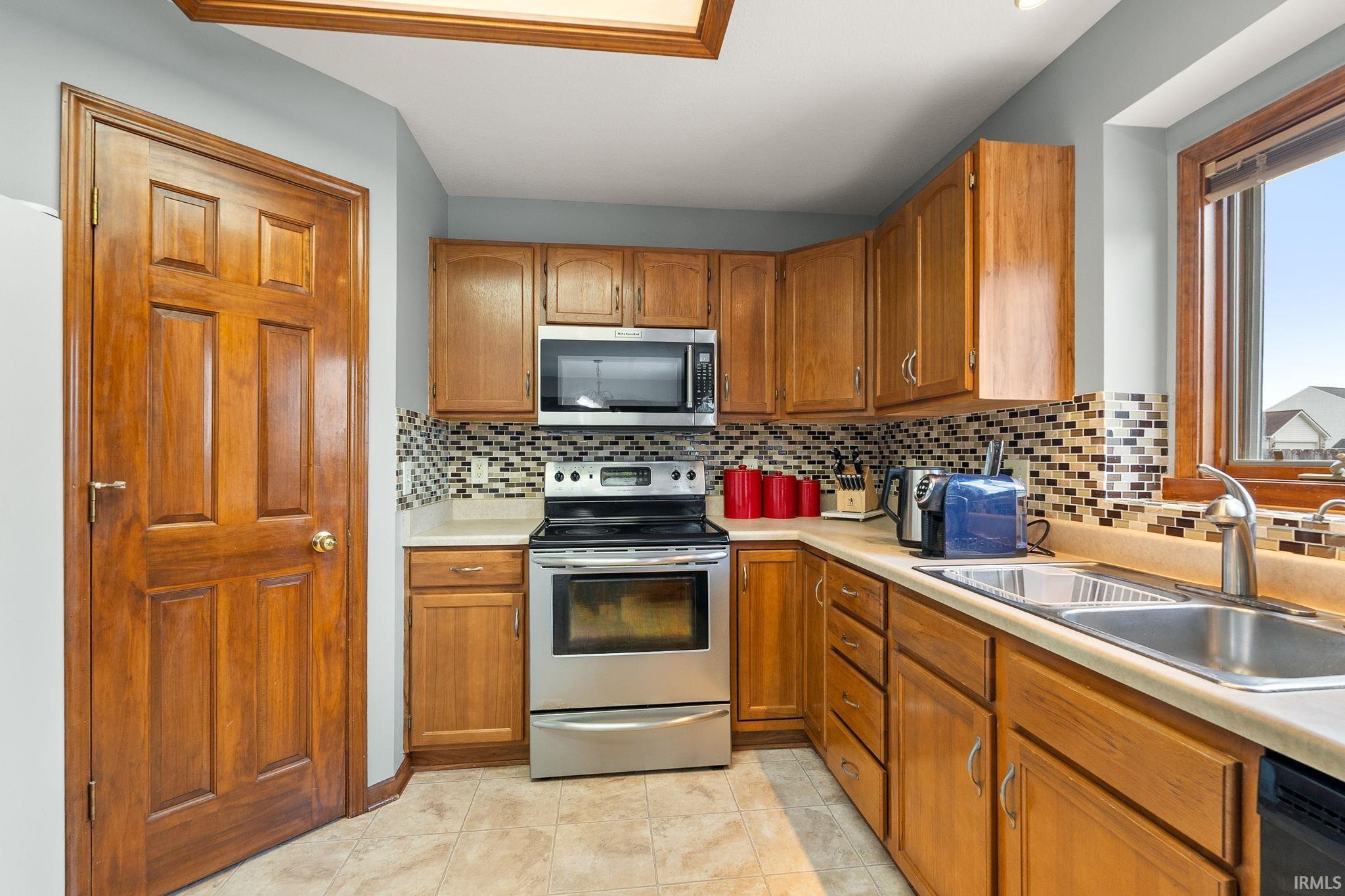 Photo 13 of 3203 Caledon Place