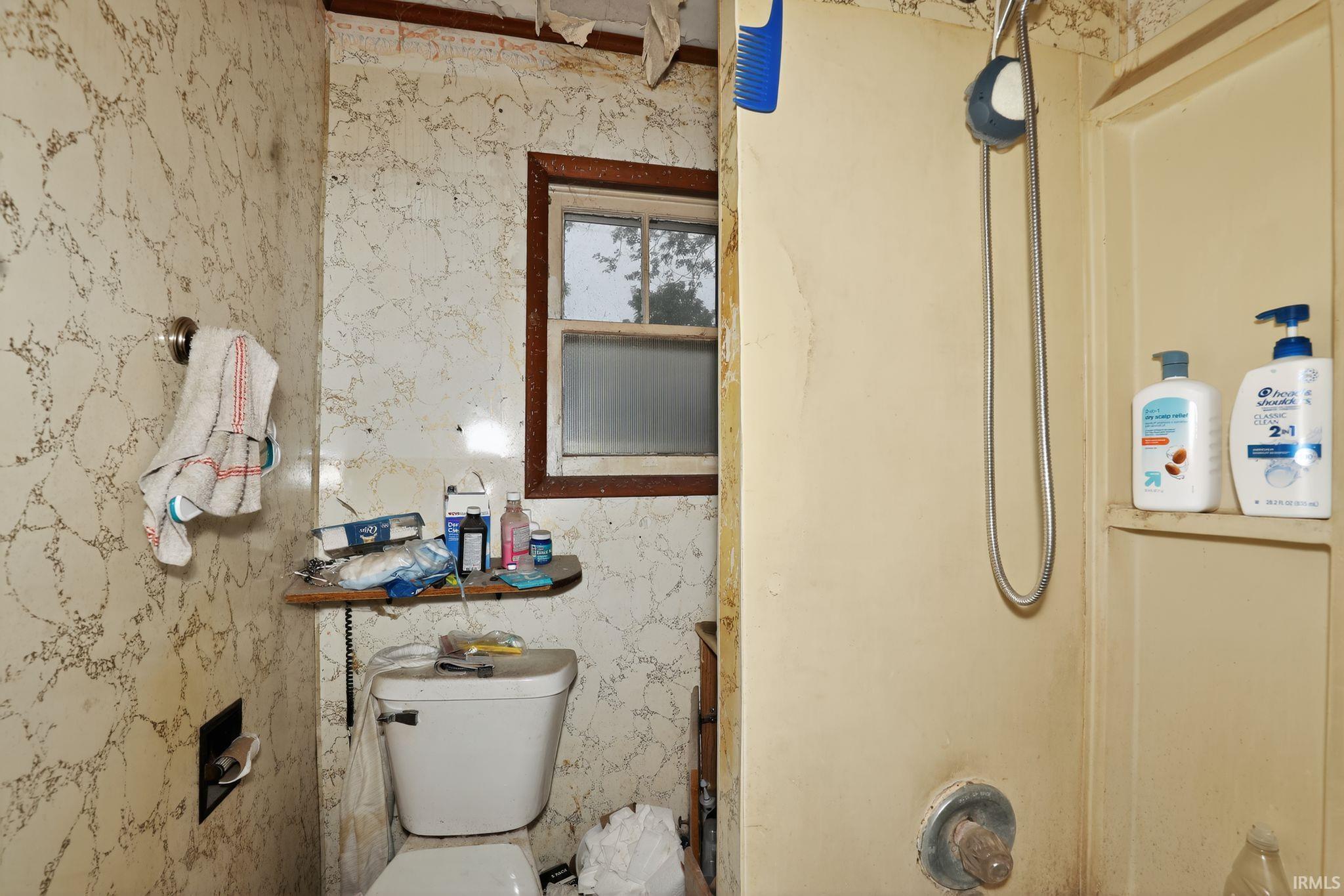 Homes for sale in Muncie, IN | 107 E Berkley Ave, Muncie, IN 47303 | MLS# 202539182