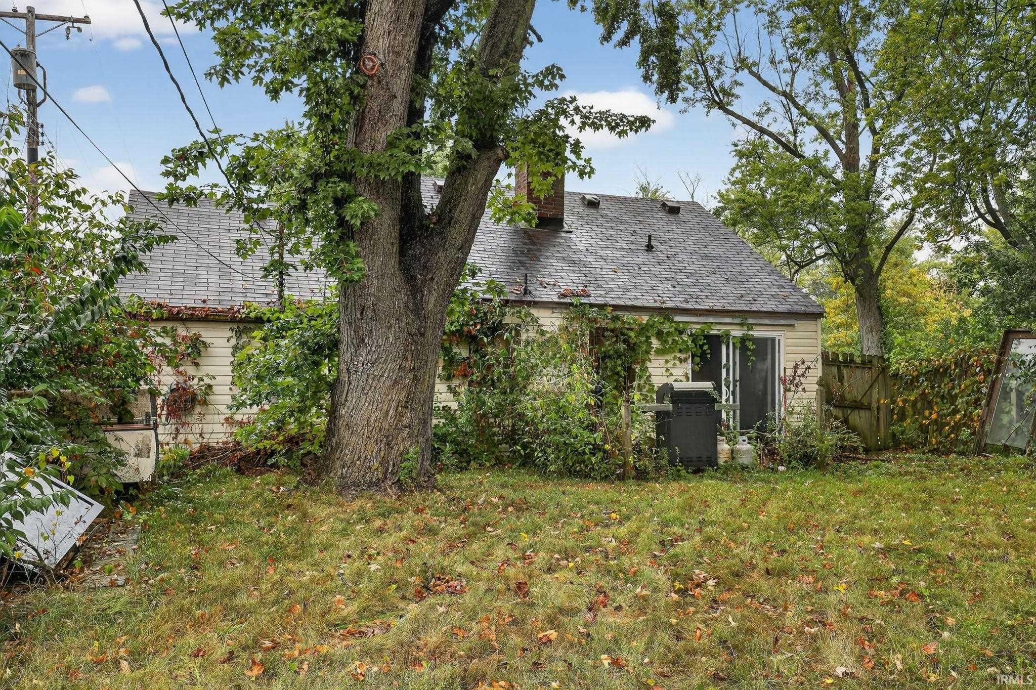 Homes for sale in Muncie, IN | 107 E Berkley Ave, Muncie, IN 47303 | MLS# 202539182