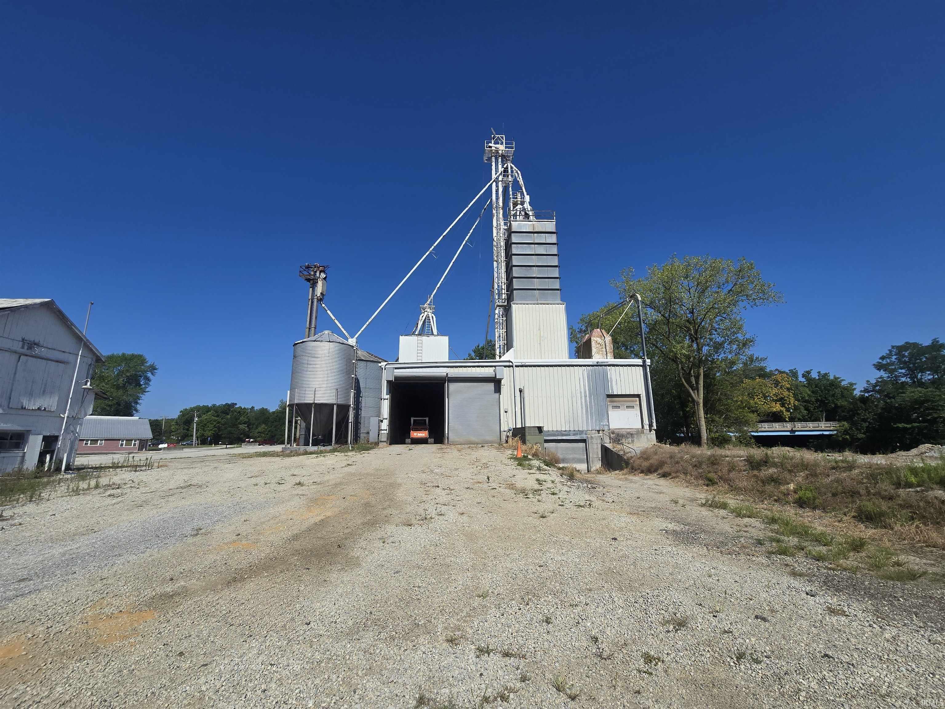 Homes for sale in Warren, IN | 10199 S Wayne Rd, Warren, IN 46792 | MLS# 202539210