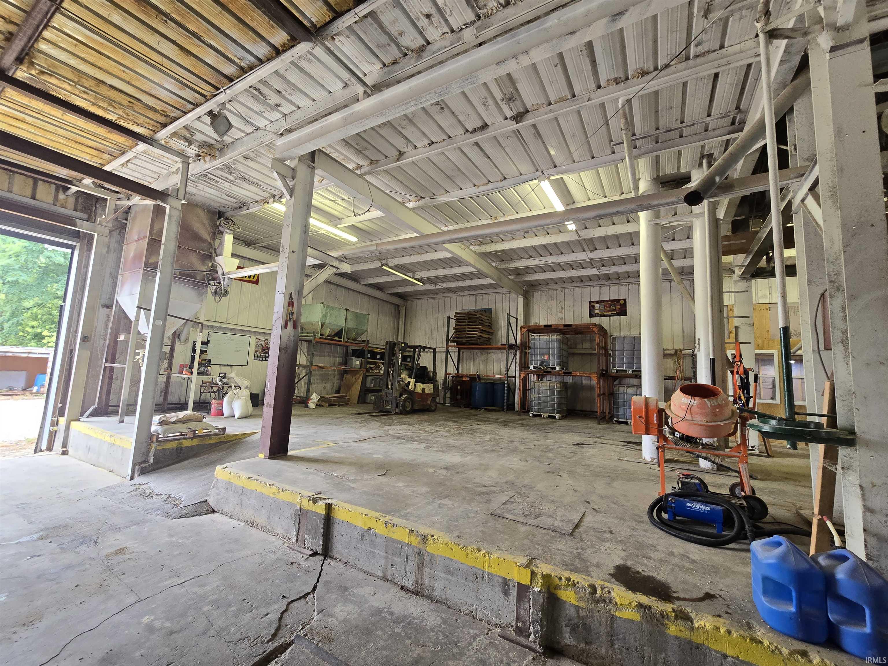 Photo 11 of 10199 S Wayne Road