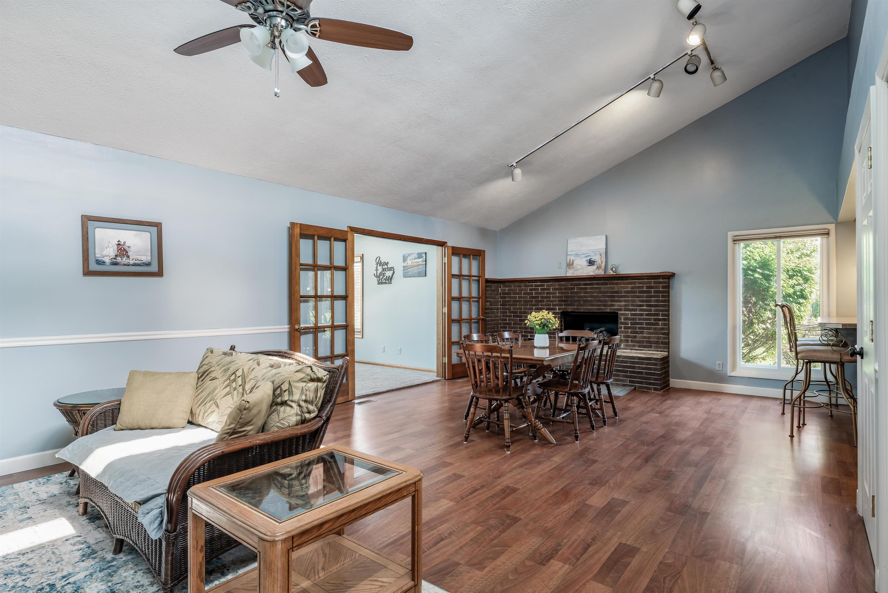 Photo 14 of 73 EMS T7 Lane